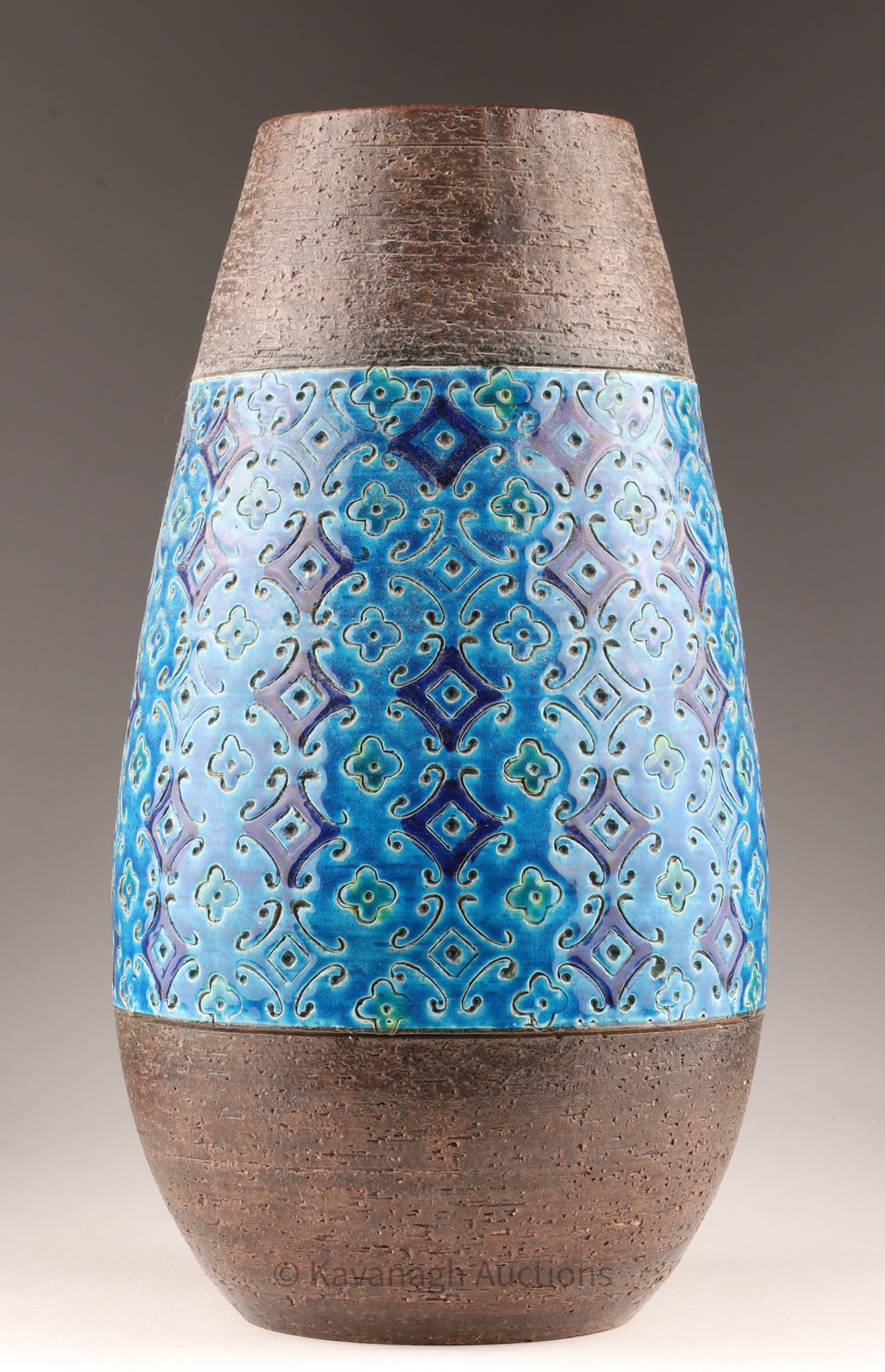 MCM Bitossi Italy Rimini Blue Geometric Vase: Mid Century Bitossi Italy Rimini Blue Geometric Pattern Vase Aldo Londi Style, Unsigned. 13 inches H x 6.5 W.