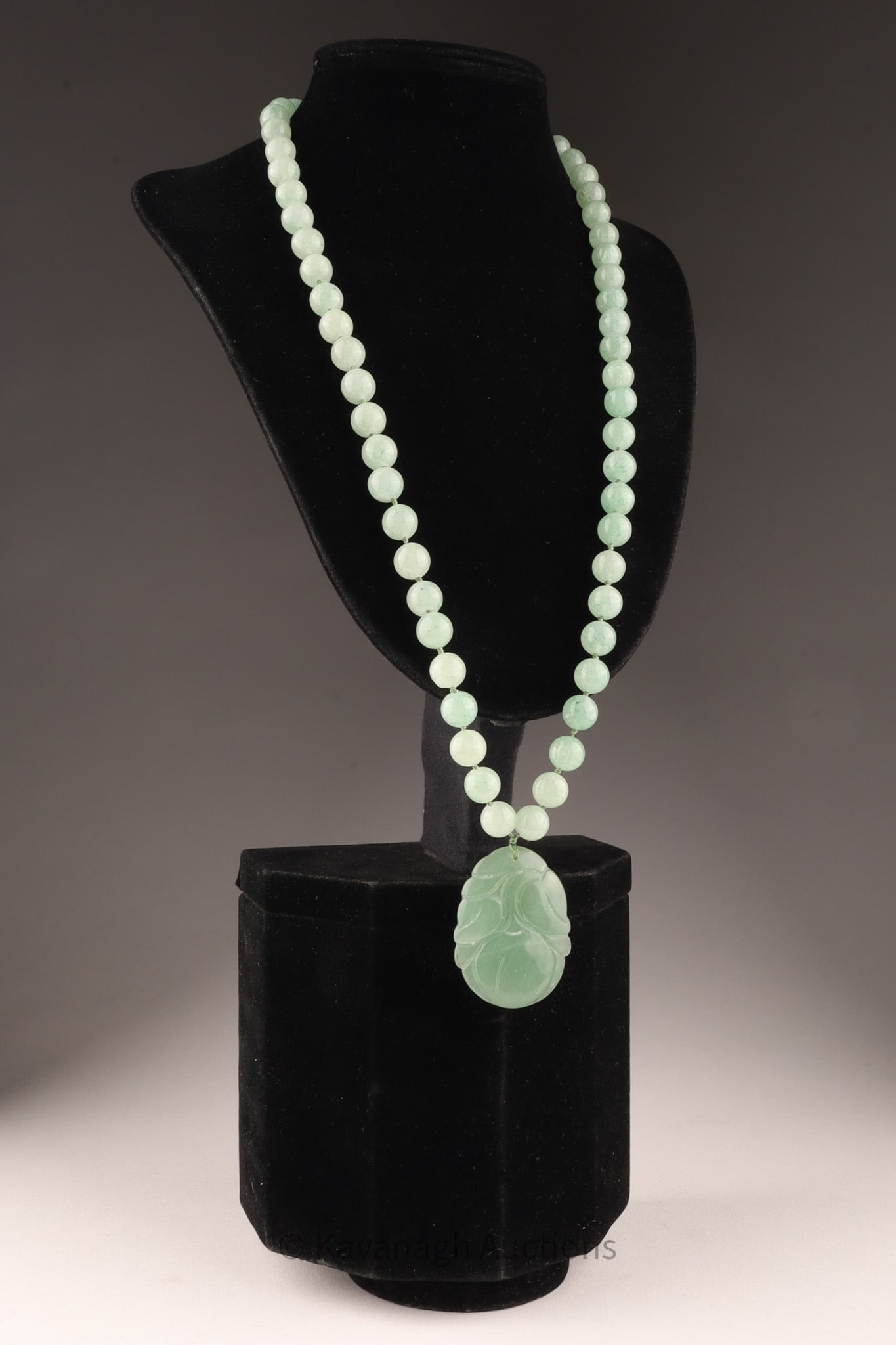 Chinese Jade Beads Necklace with Pendant (1 of 6)
