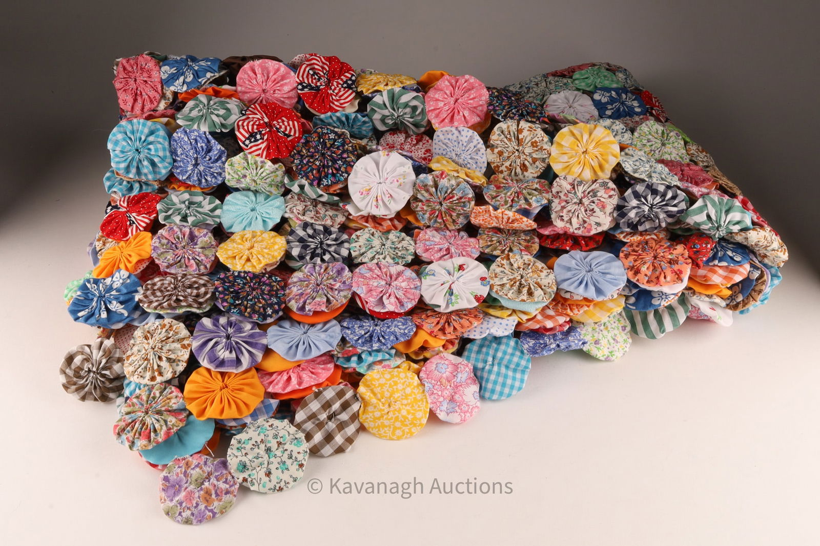 1950s Hand Made Yo-Yo Quilt Blanket Coverlet (1 of 7)