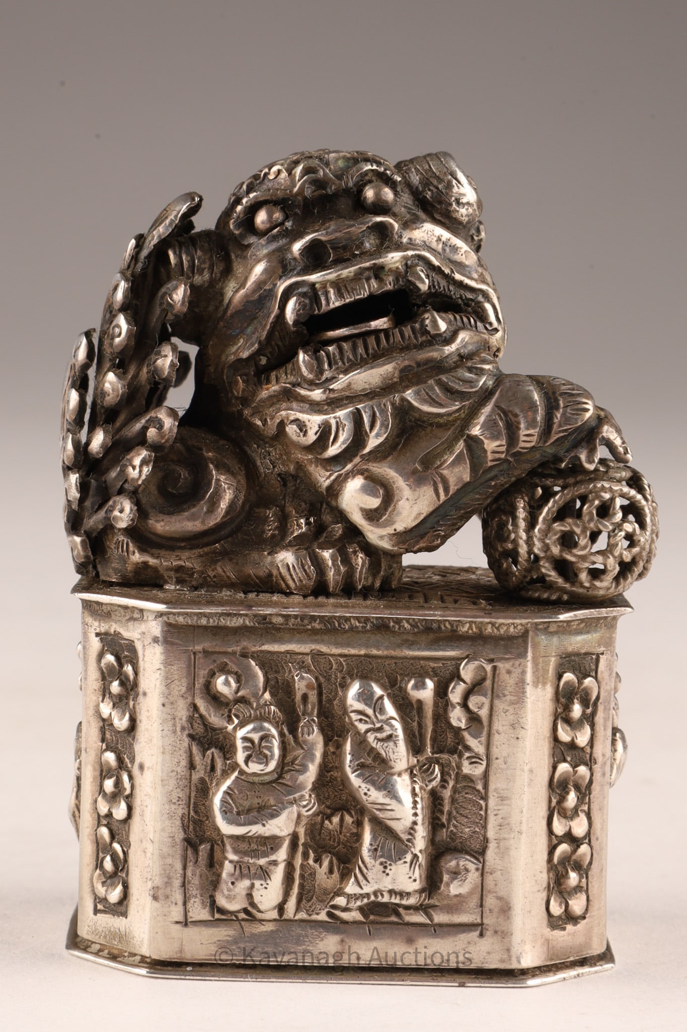 Chinese Silver Foo Dog Opium Box Signed (1 of 7)