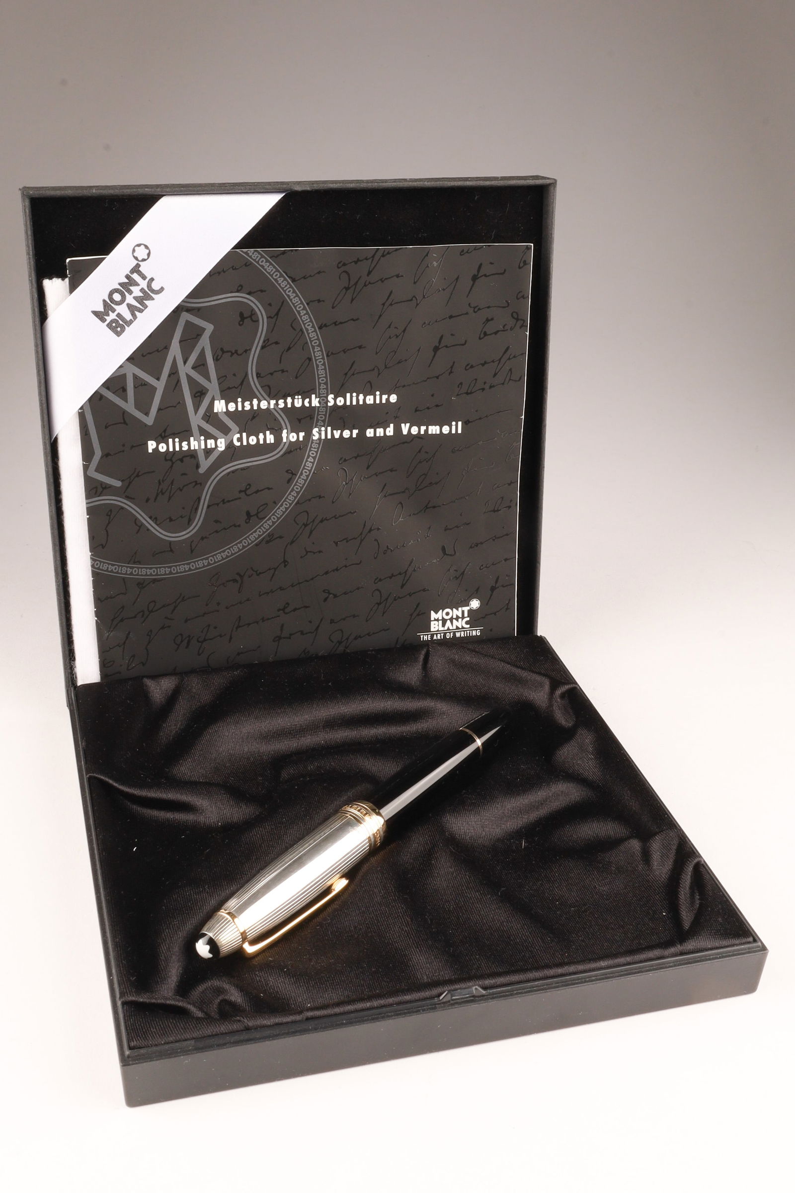 Montblanc Meisterstuck Solitaire Doue Ballpoint Pen (1 of 7)