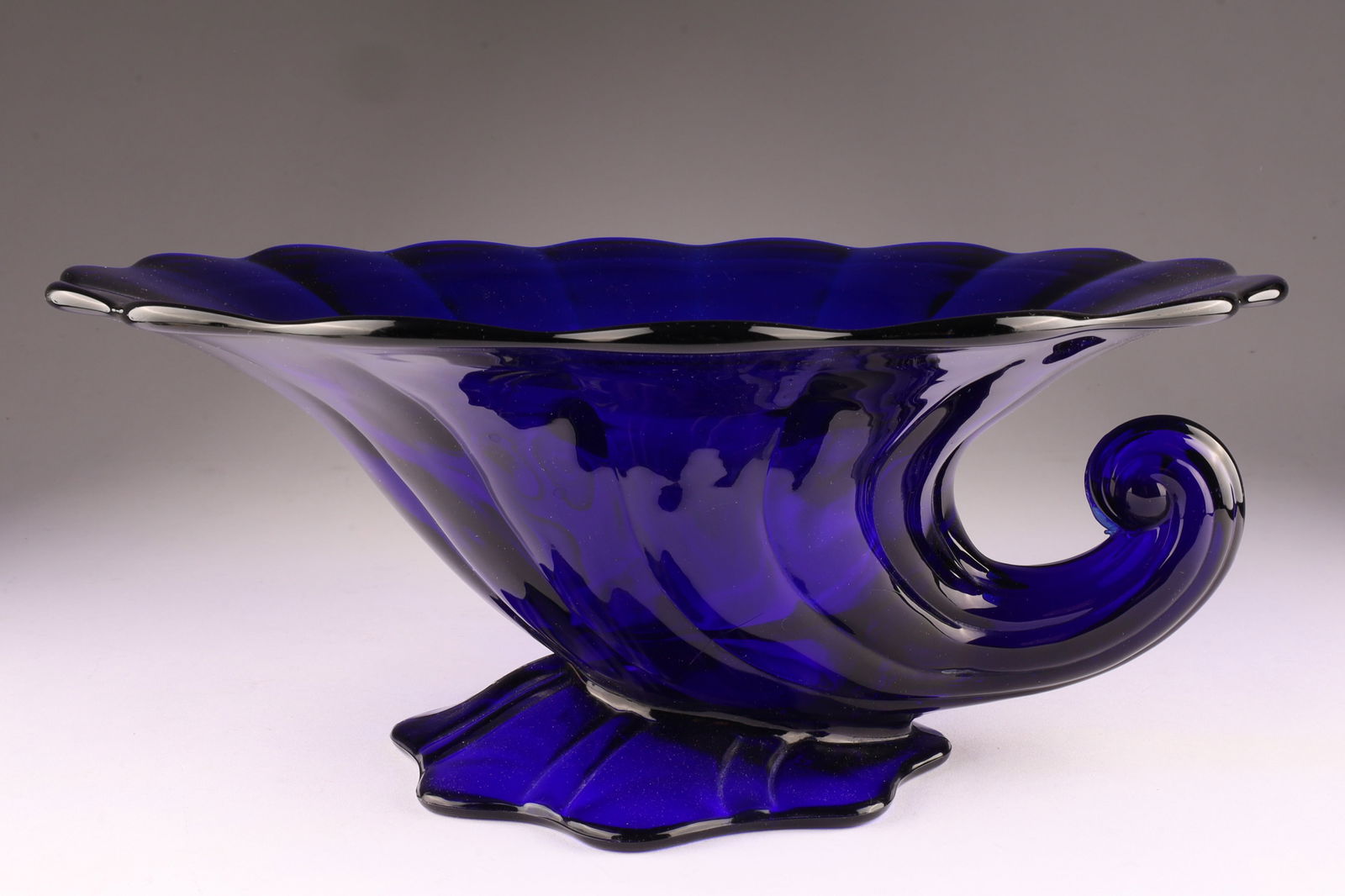 Heisey Cobalt / Stiegel Warwick Blue Glass Cornucopia Horn of Plenty Vase (1 of 7)