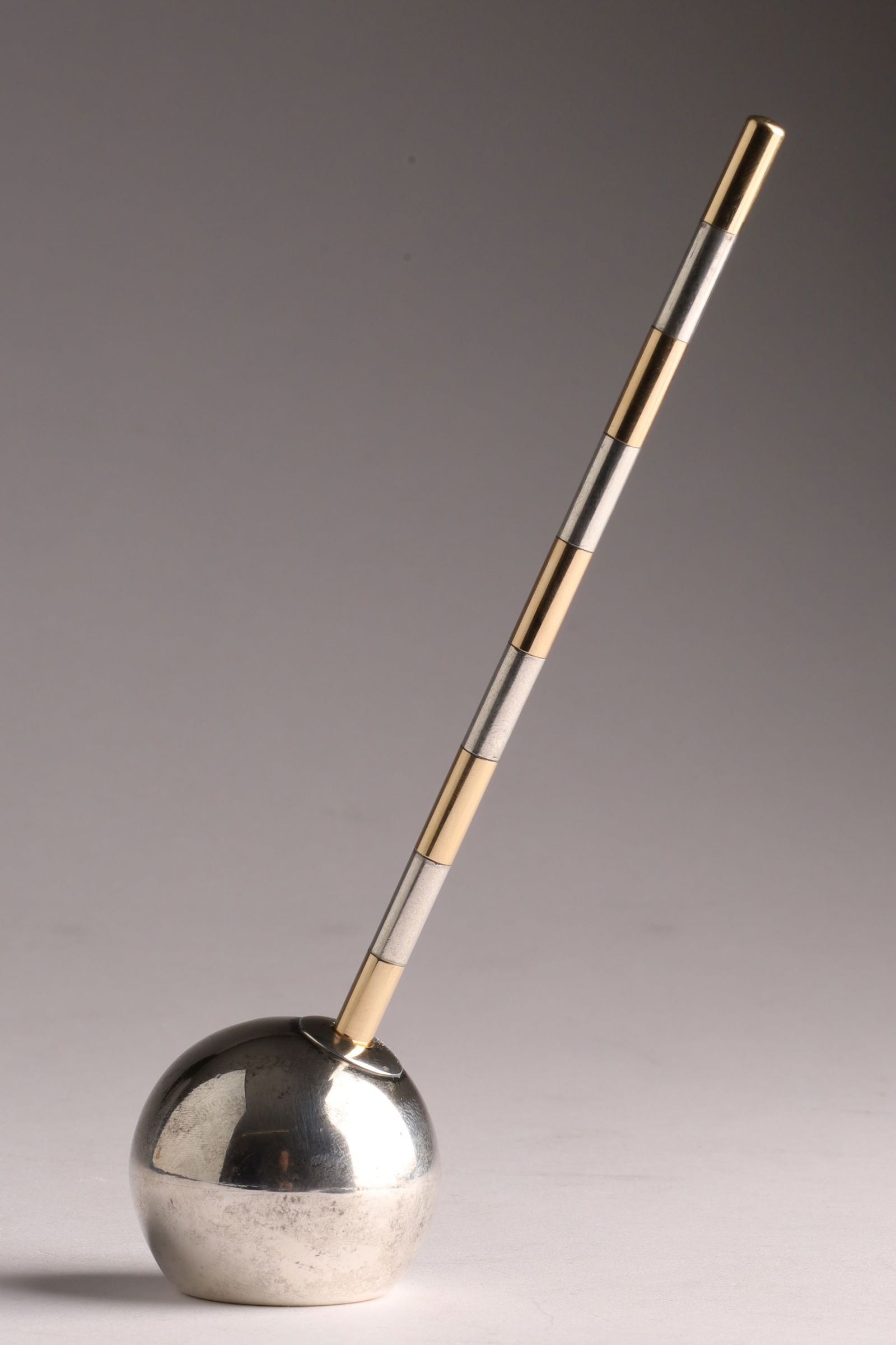1950s GUCCI 925 Sterling Vermeil Pen With Stand (1 of 8)