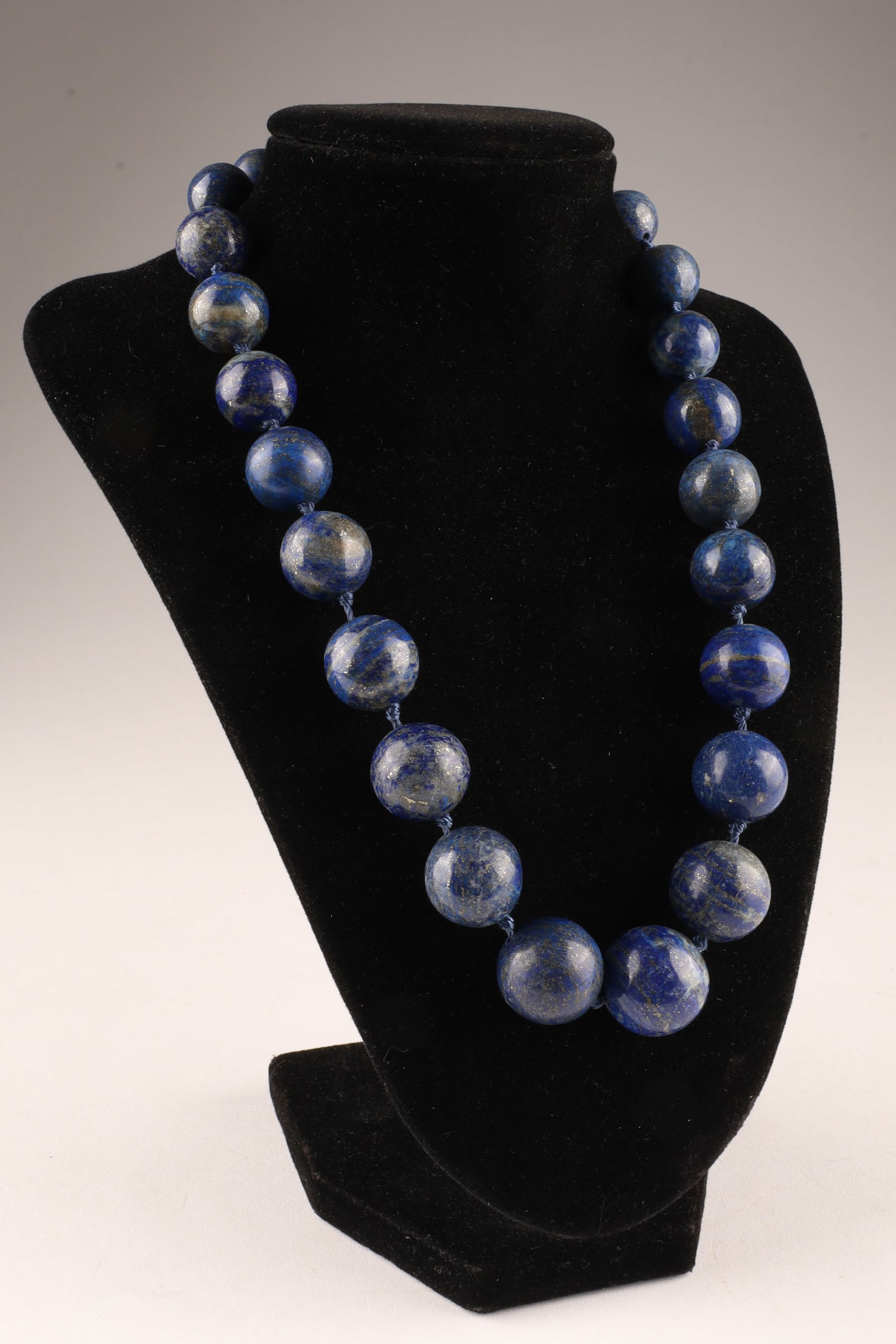 Large Graduated Lapis Lazuli Beads Necklace (1 of 9)