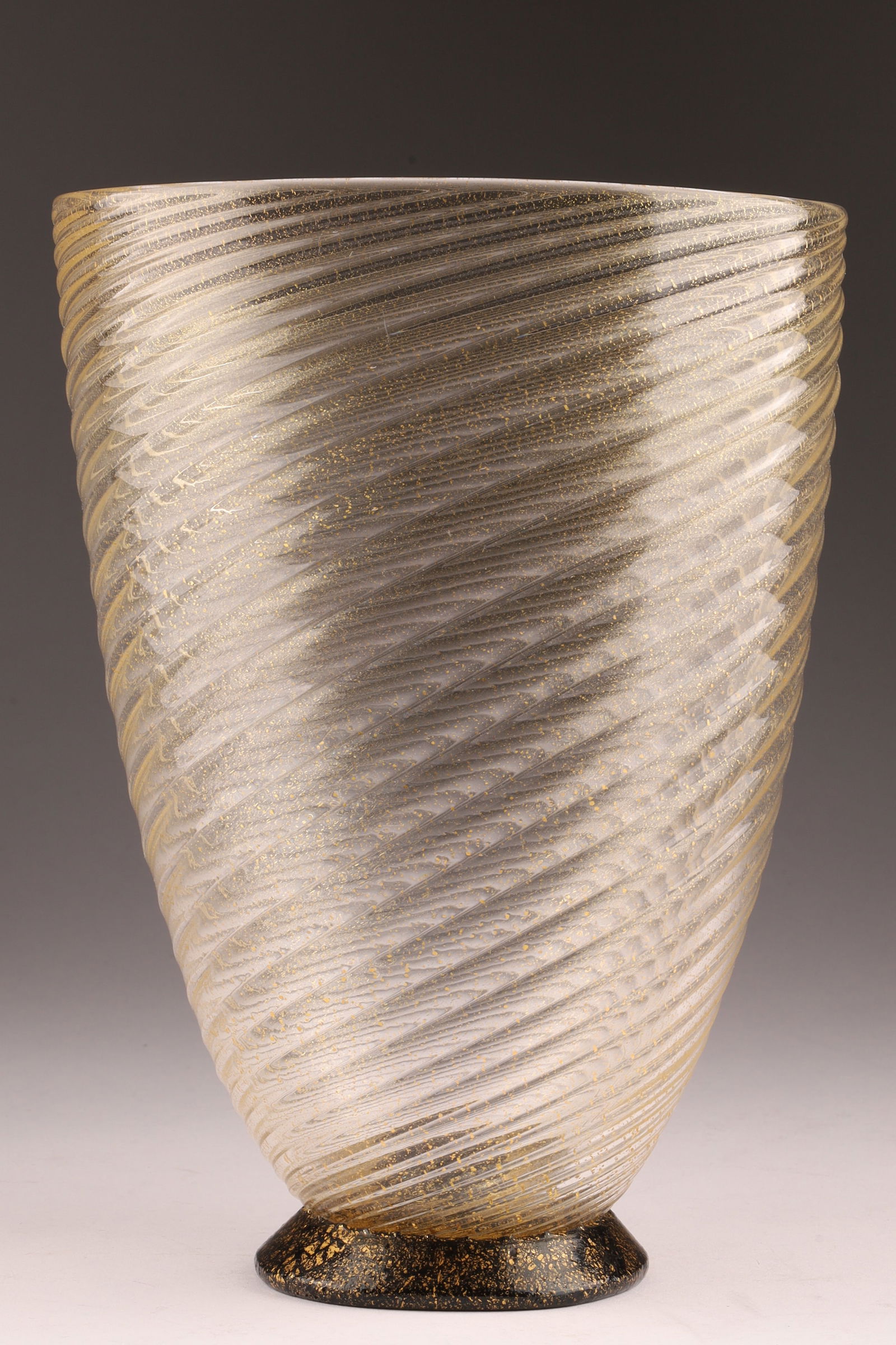 DINO MARTENS AURELIANO TOSO Murano Optic Swirl Stemmed Vase (1 of 6)
