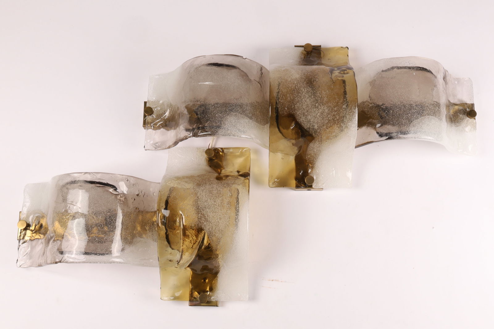 MAZZEGA MURANO WALL SCONCE LIGHT FIXTURE 1960s MID CENTURY MODERN DESIGN: This rare, vintage Mazzega Murano wall light fixture from the 1960s features elegant hand-blown glass and brass frame, embodying Mid-Century Modern Italian design. A sophisticated statement piece for