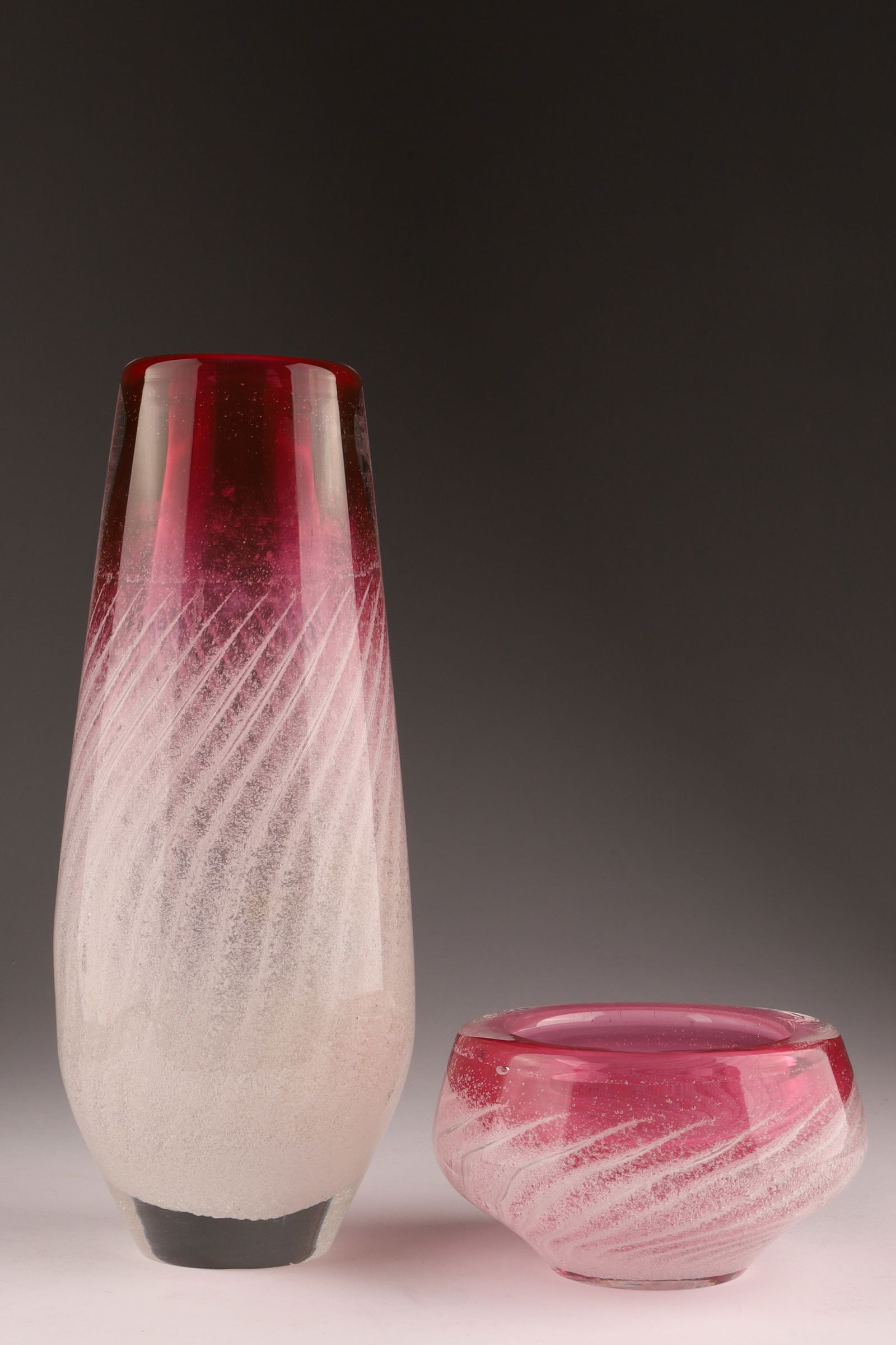 Set Skrdlovice Czech Pink Swirled Bubble Art Glass Bowl and Vase by Ladislav Palecek (1 of 6)