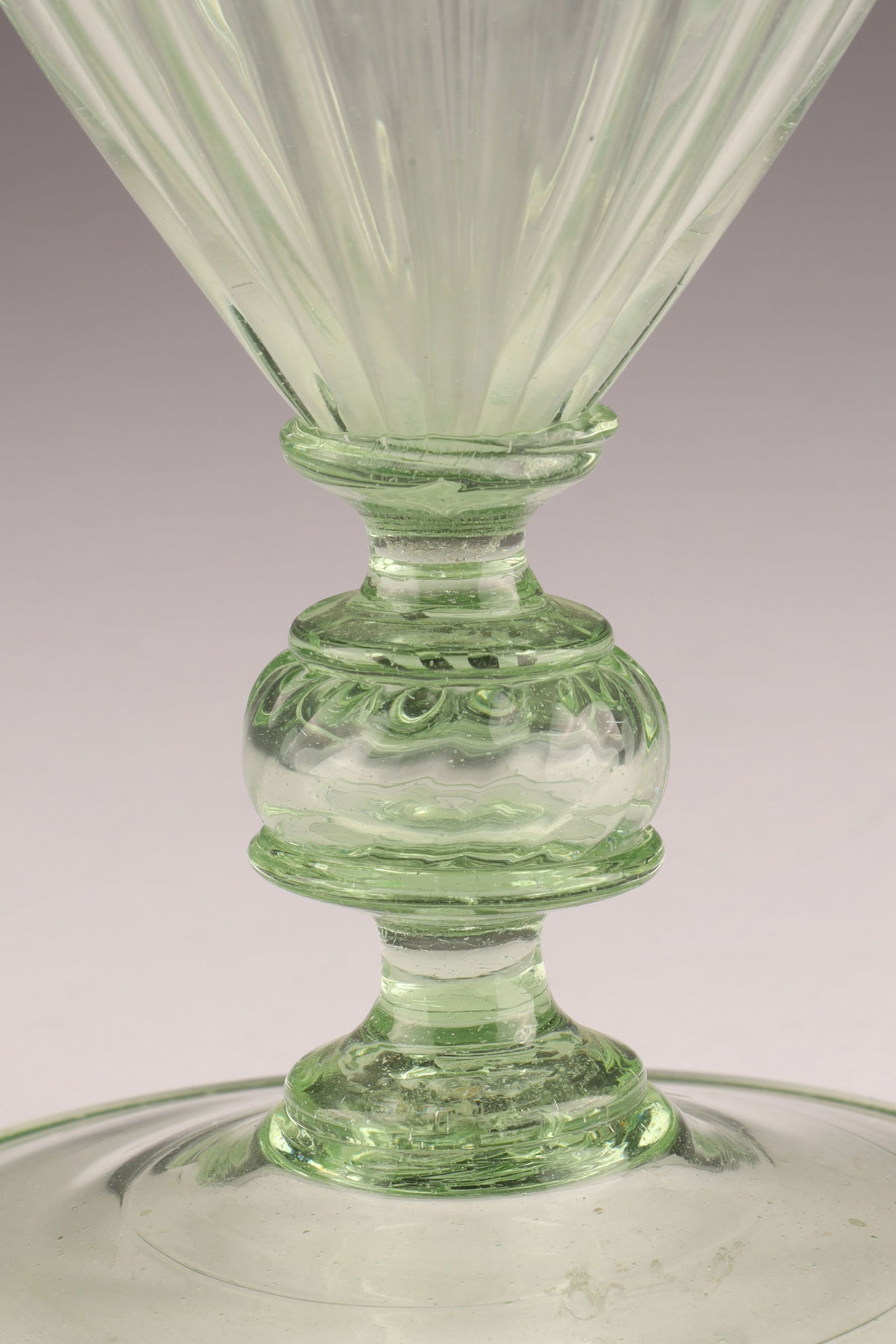 Vittorio Zecchin (1878-1947) for MVM Cappellin Two Handled Soffiato Green Glass Vase Murano Italy - 3