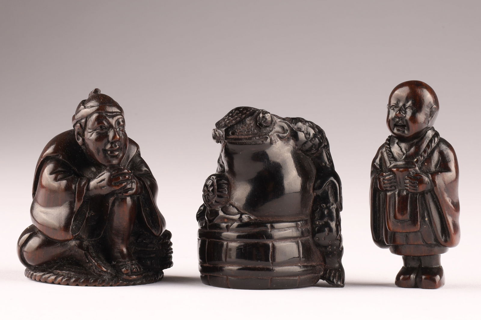 Collection Japanese Carved Objects, Okimono, Netsukes (1 of 7)