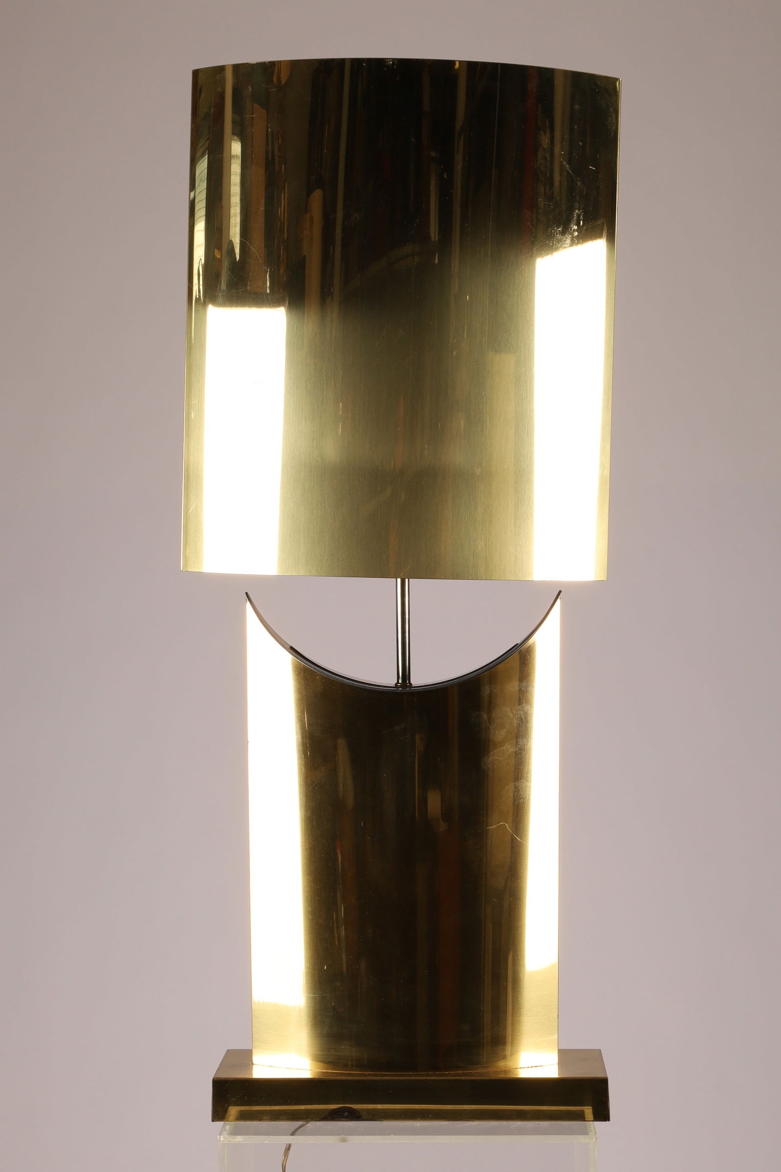 Oversized Brass Modernist Curtis Jere Signed Table Lamp C. 1976: Oversized Brass Modernist Curtis Jere Signed Table Lamp C. 1976. "Curtis Jere" is actually a pseudonym for the design partnership of two artists, Curtis Freiler and Jerry Fels, who fou