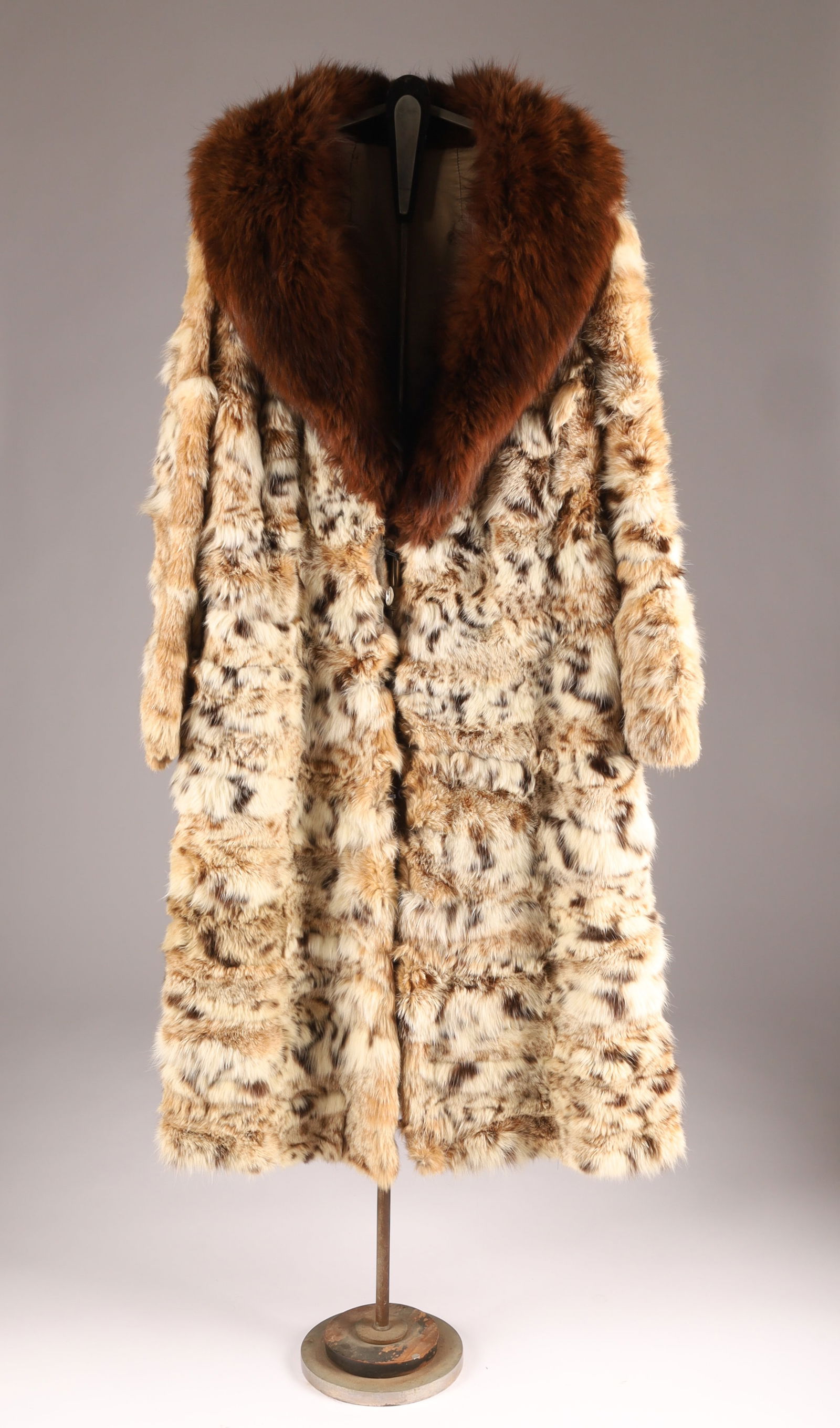 Vintage Full Length Lynx Fur Jacket with Dark Fur Collar (1 of 7)