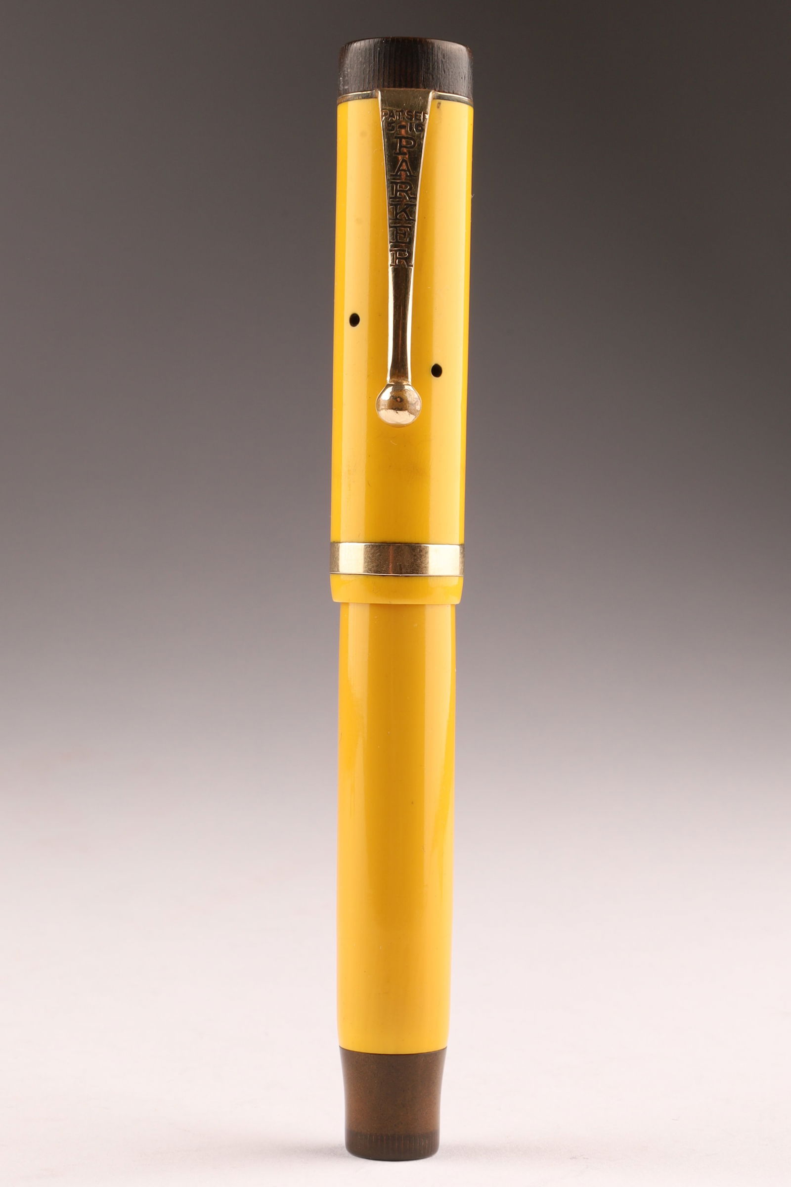 Art Deco Parker Duofold JR Fountain Pen in Mandarin Yellow (1 of 6)