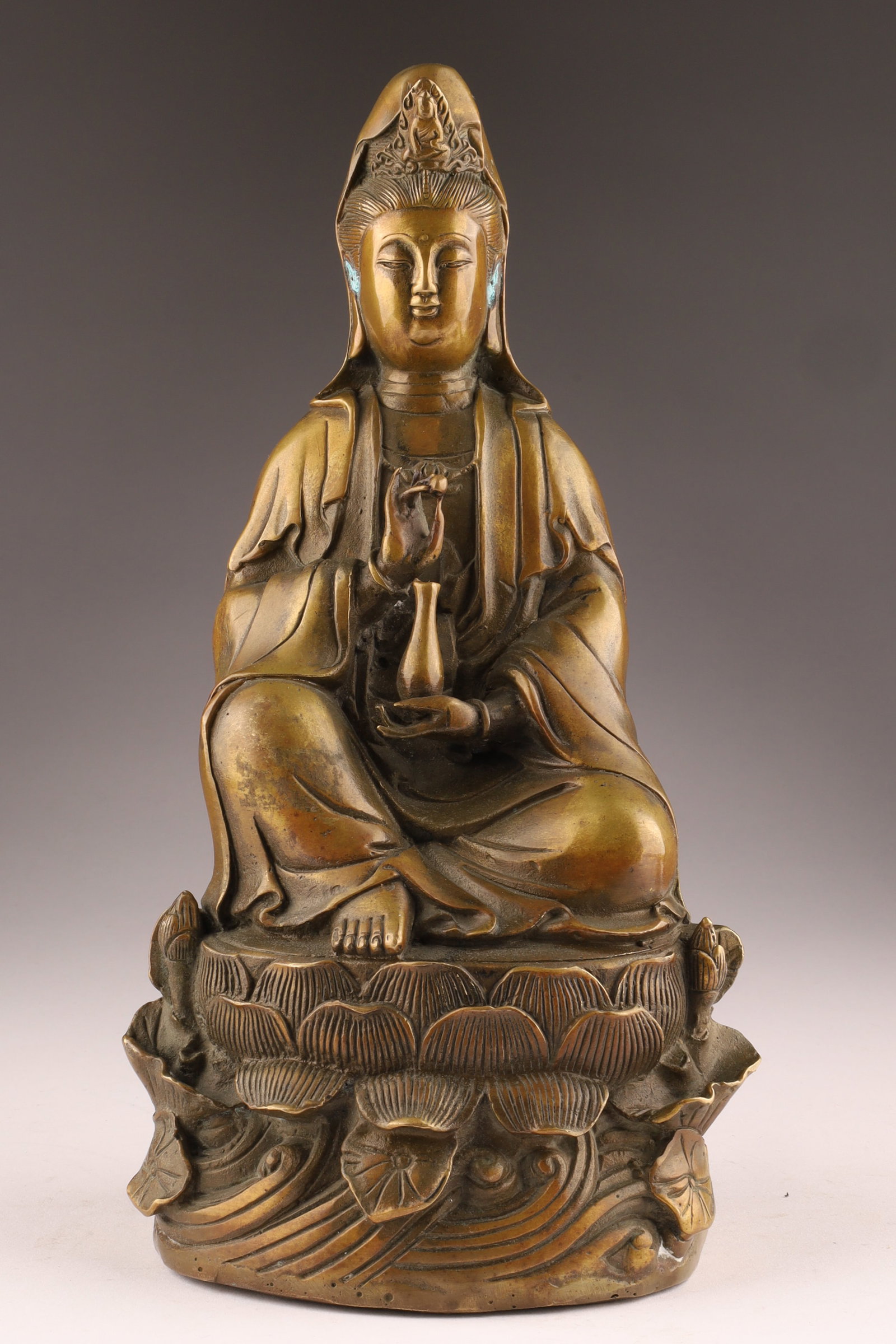 Chinese Bronze Figure of Seated Guanyin Buddha (1 of 9)
