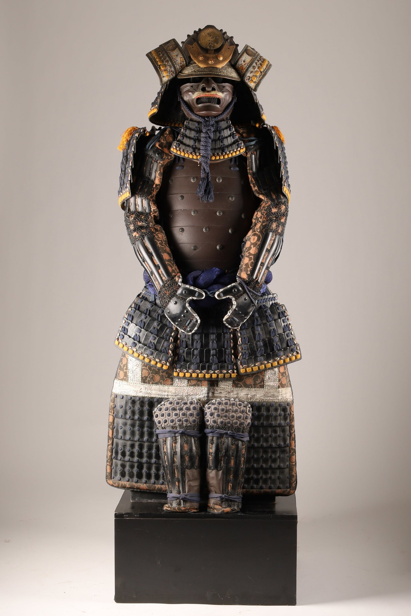 Japanese Samurai Suit of Armour and Storage Box (1 of 12)