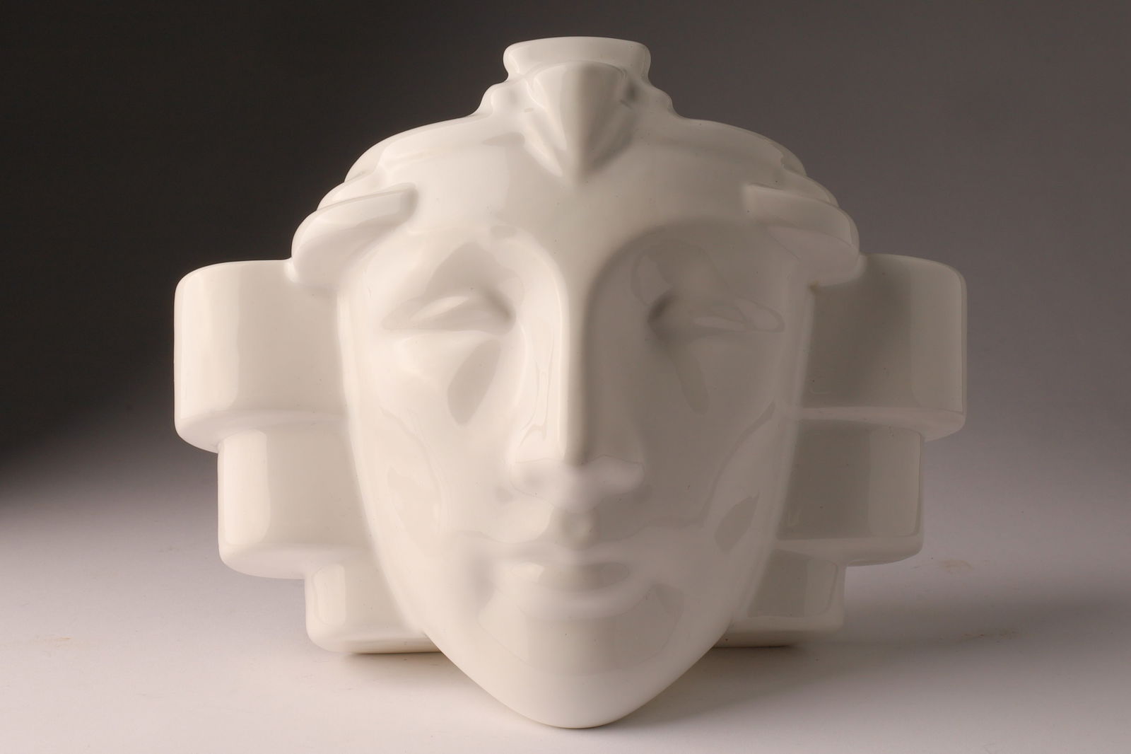 Vintage Art Deco Style Ceramic Vandor Pelzman Wall Pocket (1 of 6)