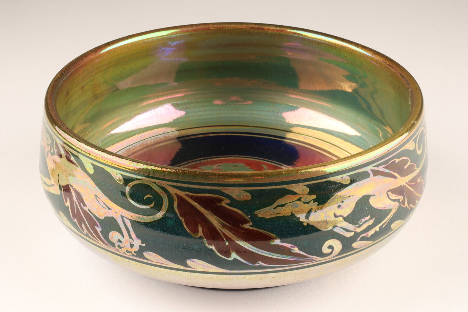 Pilkington's Royal Lancastrian Lustre Bowl, Greyhounds and Rampant Lions (1 of 9)
