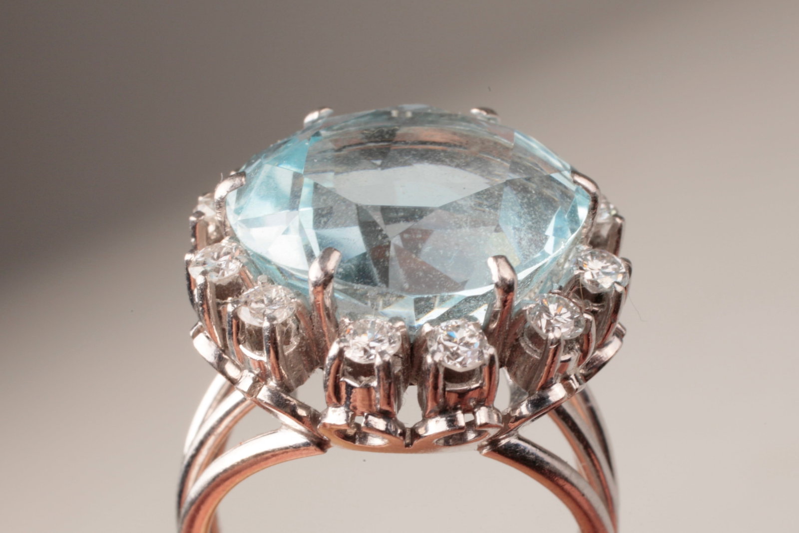 Mid-Century 18K White Gold Aquamarine & Diamond Cocktail Ring, c. 1950–60s - 9