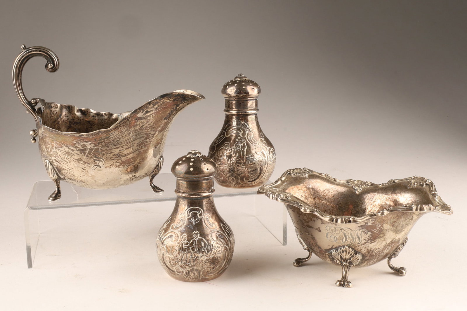Lot of antique sterling silver pieces, salt and pepper shaker, creamer, sugar bowl (1 of 8)