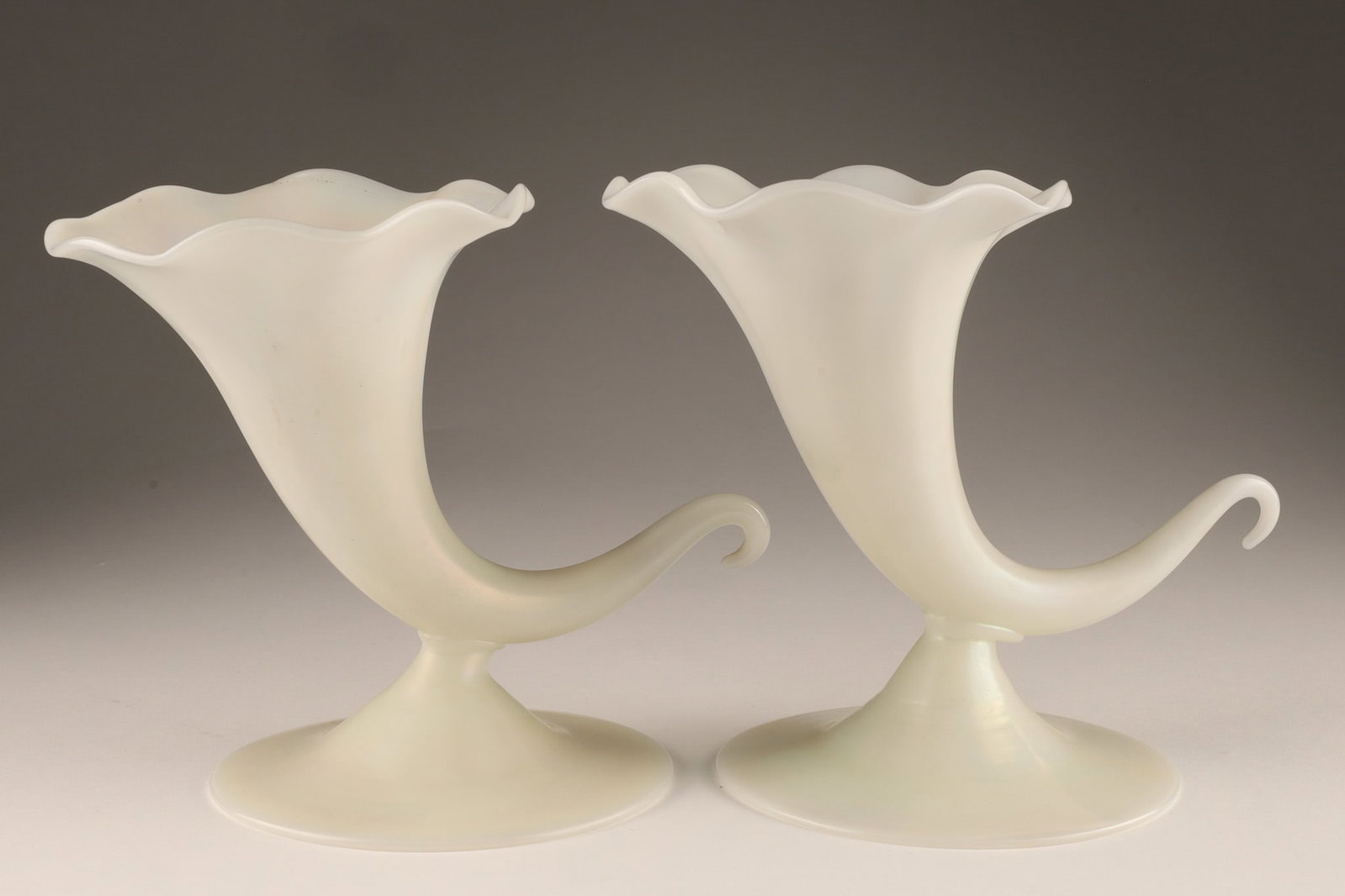 Pair of Antique Steuben Aurene Glass Cornucopia Vases Frederick Carder c. 1920 (1 of 4)
