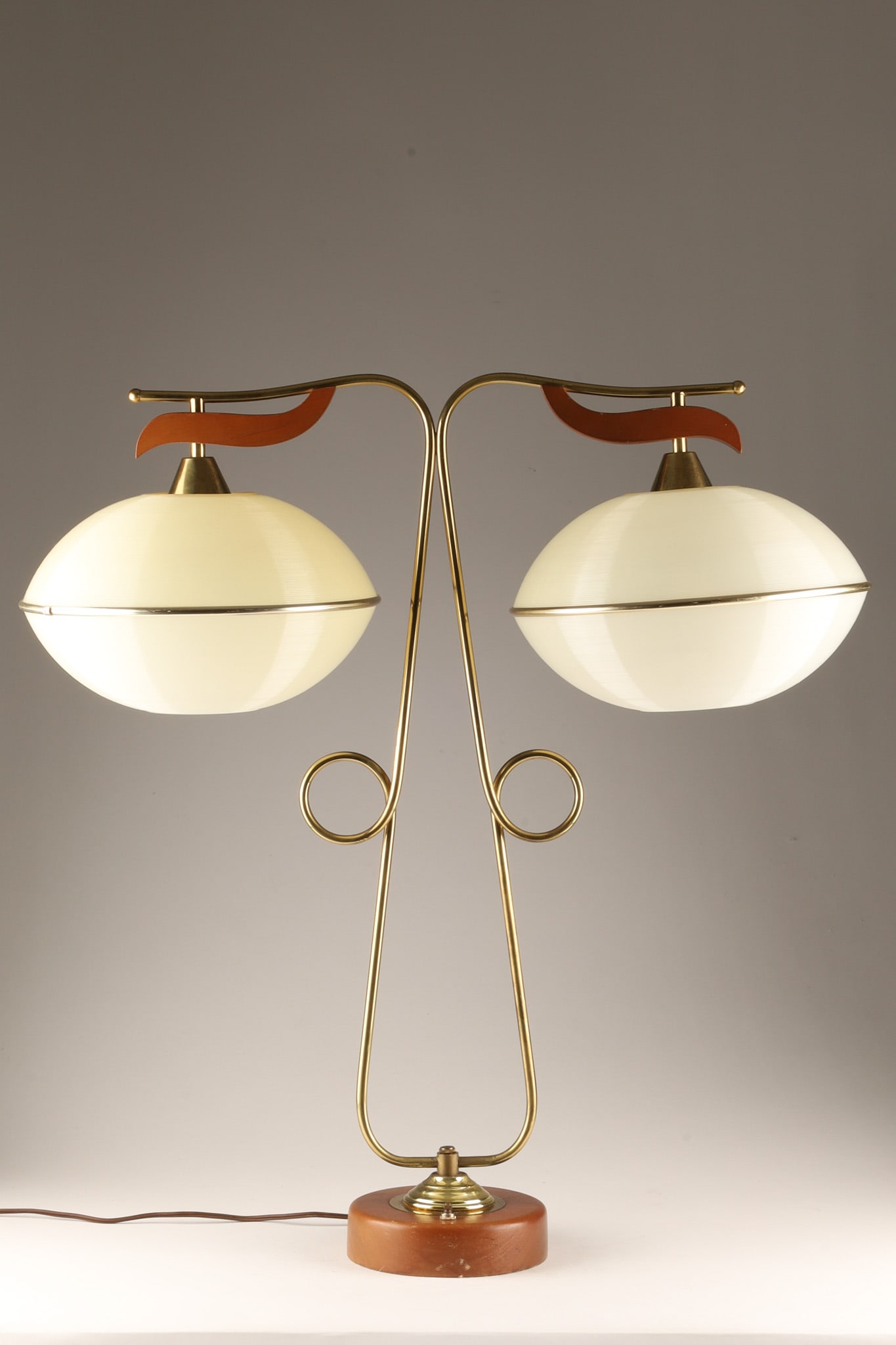 Mid Century 1960s Walnut and Brass Saucers Lamp / Attr Luxcraft (1 of 5)