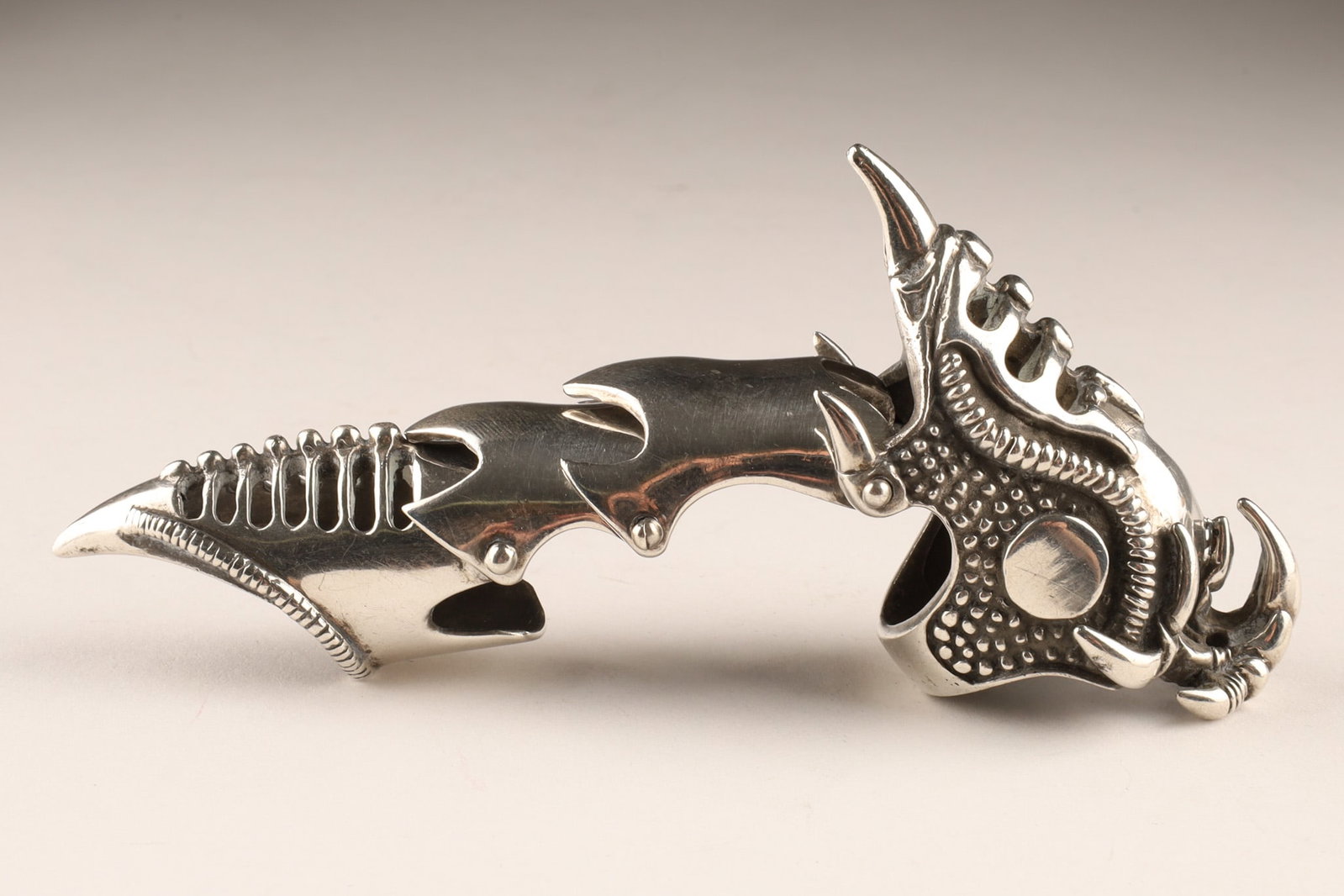 Sterling Silver Gothic Articulated Full Finger Armour Ring (1 of 5)
