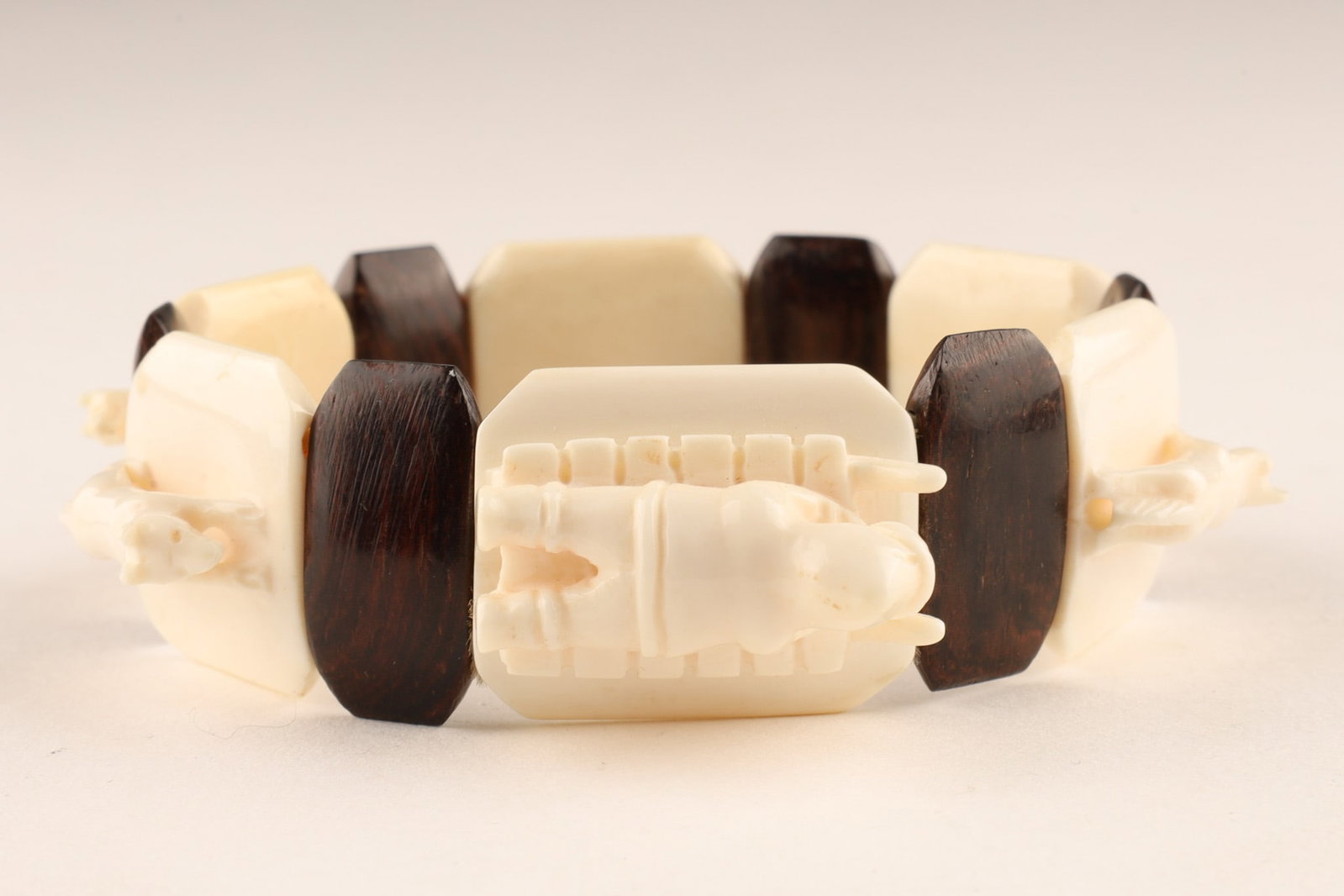 Grenfell Newfoundland Native Inuit Stretch Bracelet Dog Sled Scene (1 of 8)