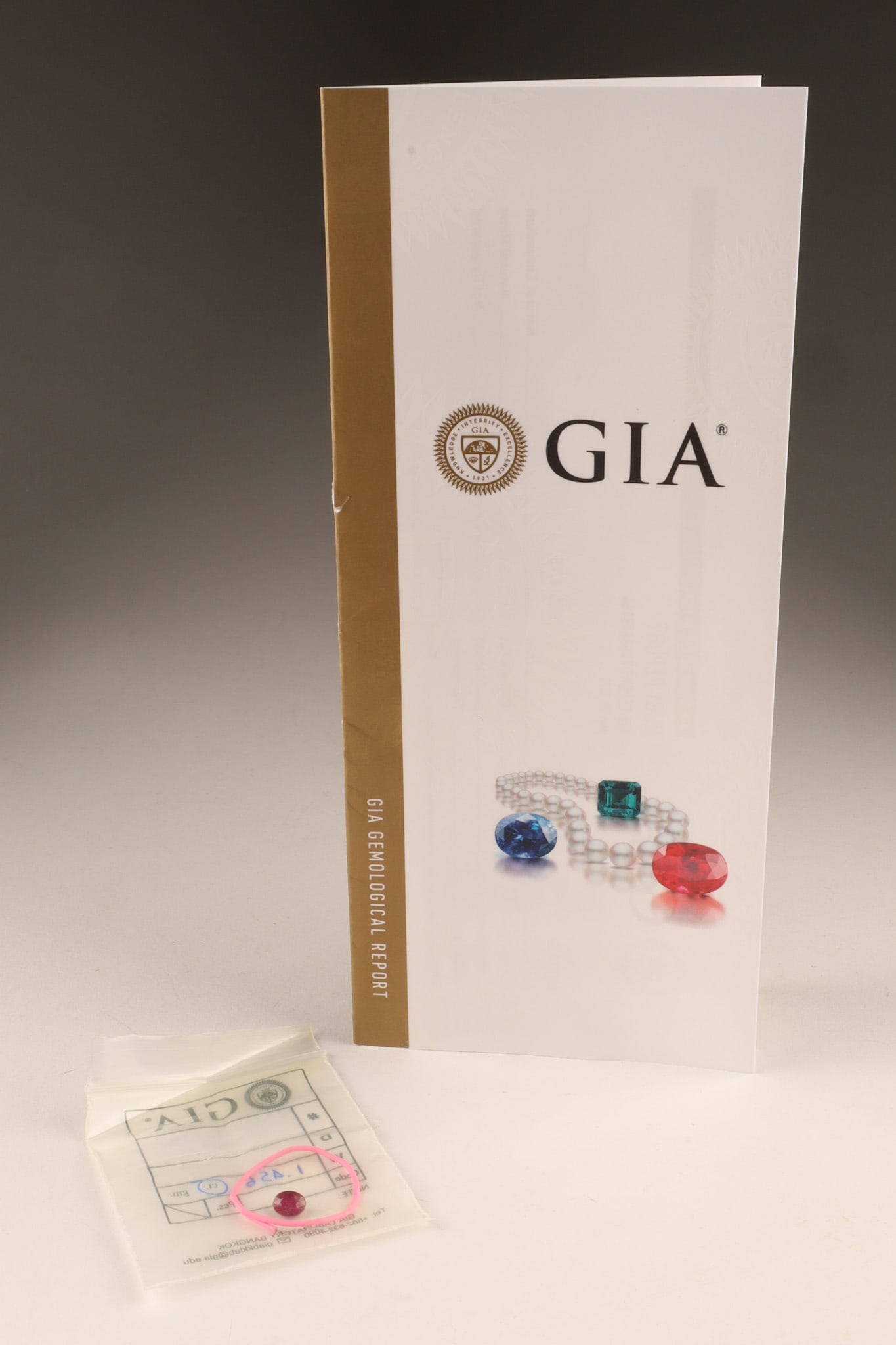 Gia Certified Unheated Ruby 1.45 Carats Transparent Pure Red Colour, Not Heated (1 of 7)