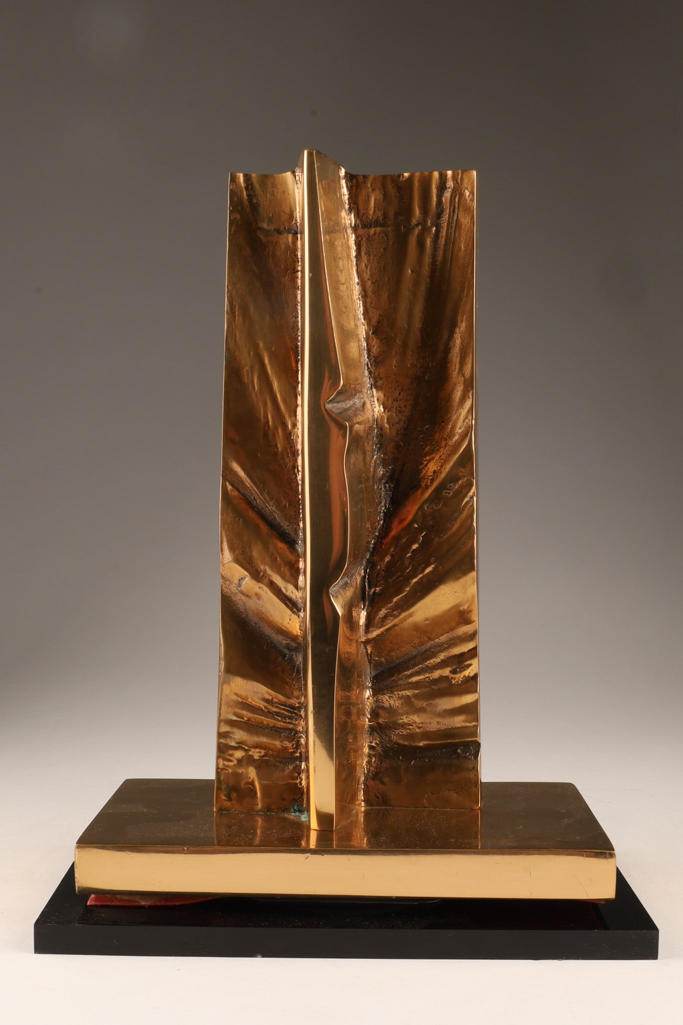 Mary Marx (Canadian, 1928-2008) Bronze Post Modern Abstract Sculpture: A Post-Modern / Mid-Century Canadian Abstract polished bronze freeform sculpture by the recognized Canadian sculptor May Marx (1928-2008) Polished and textured gilt bronze on black acrylic platform, e