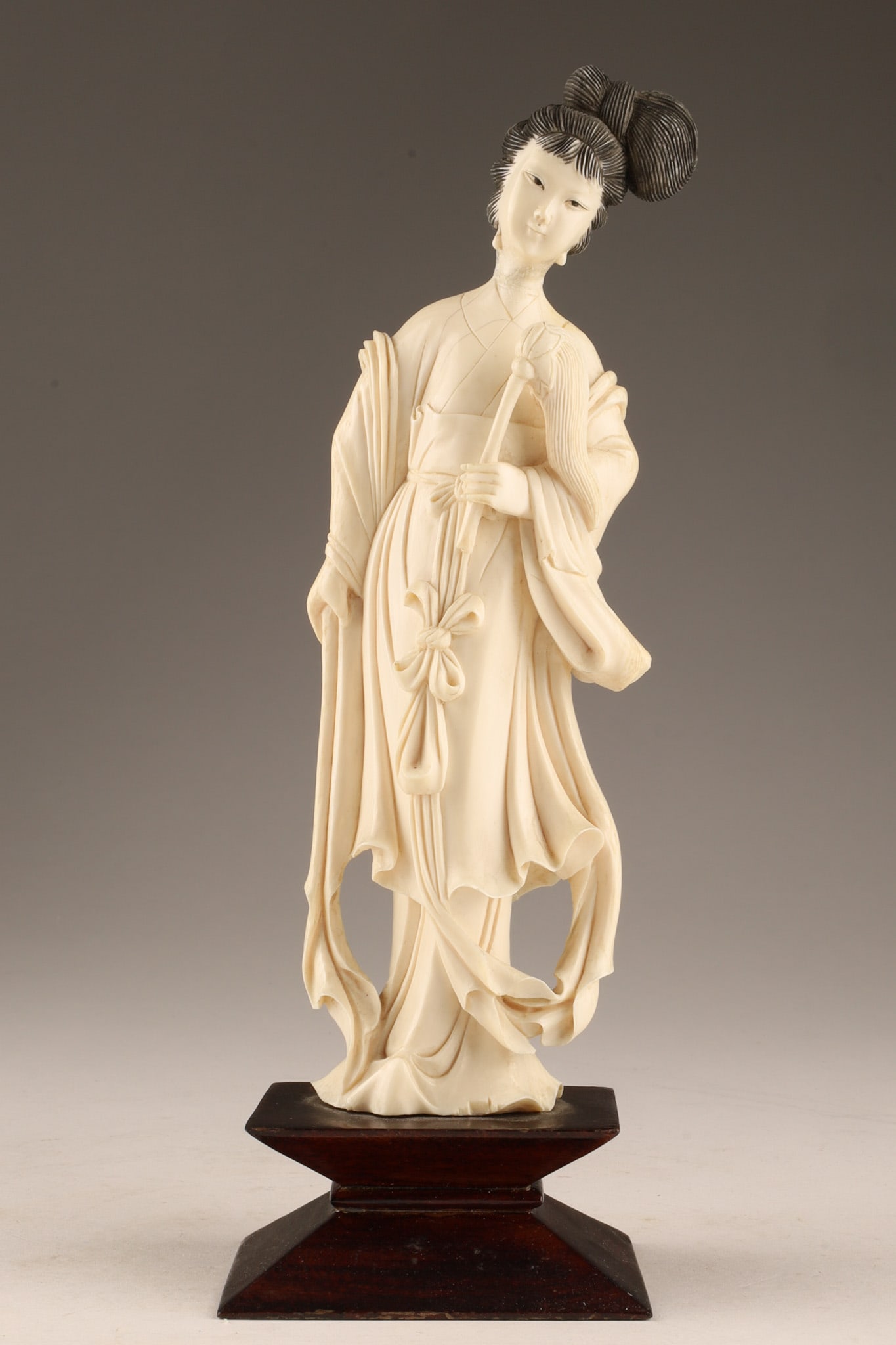 Chinese Carved Figure of a Maiden, Late Qing Dynasty (1 of 11)