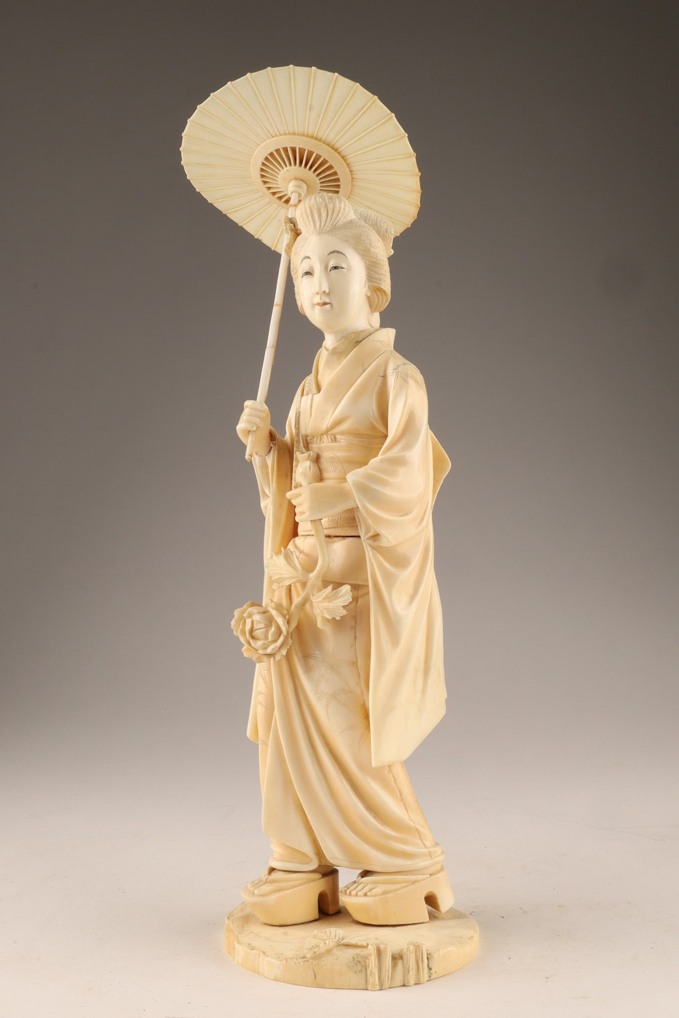 Japanese Meiji Okimono Statue of a Graceful Young Woman Bijin (1 of 16)