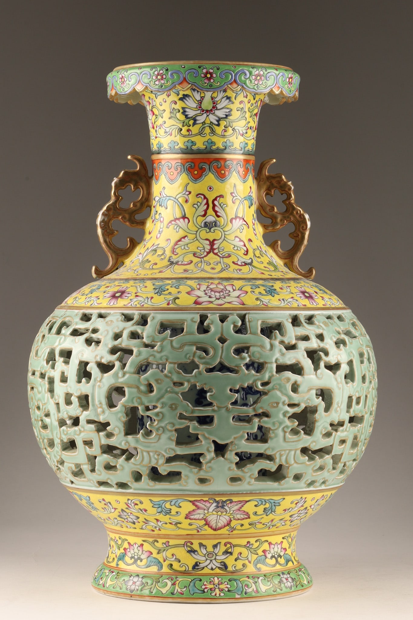 A Large Chinese Twin Handled Reticulated Porcelain Vase 20th Century (1 of 12)