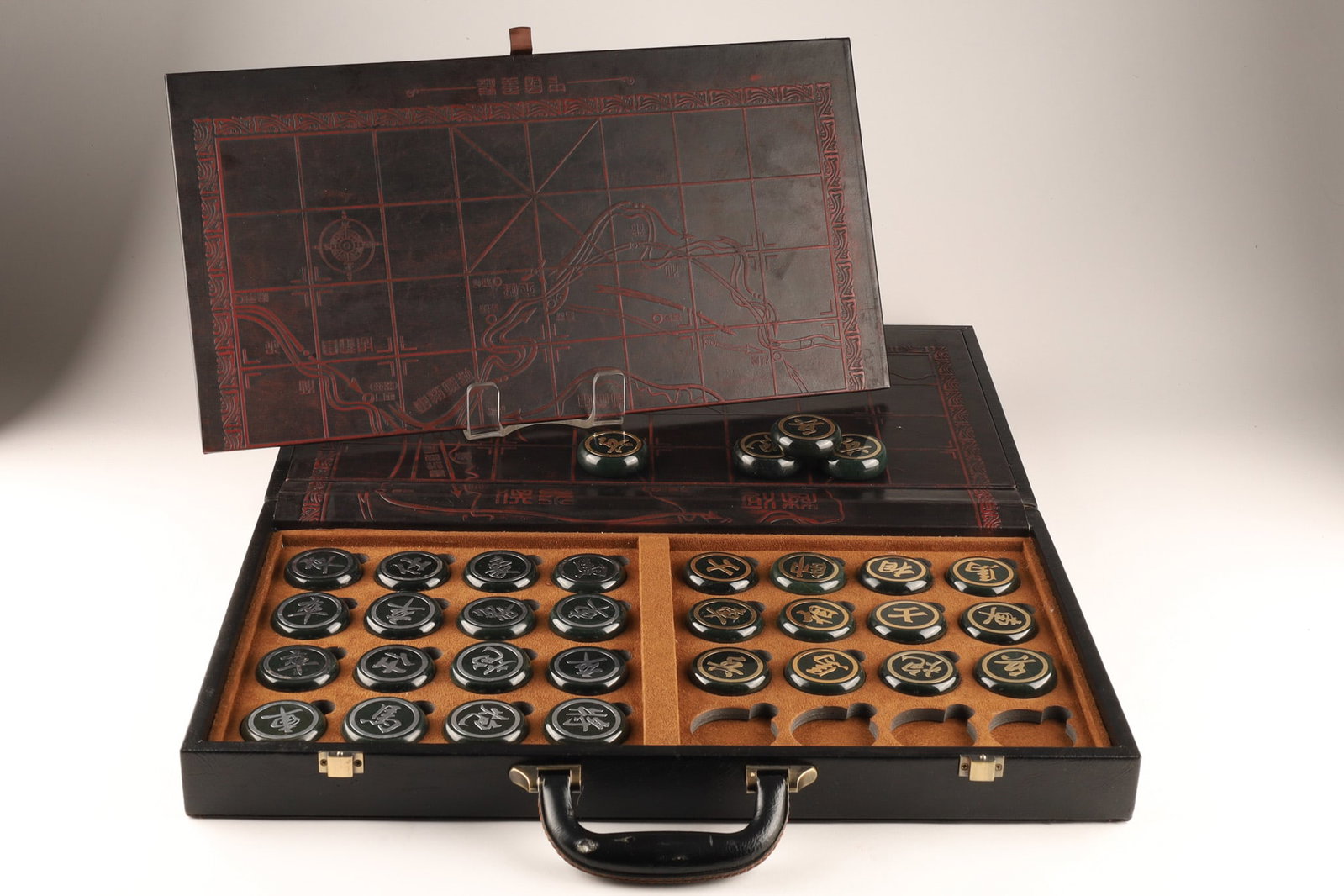 Vintage-Style Portable Xiangqi (Chinese Chess) Set in Fitted Carrying Case (1 of 8)