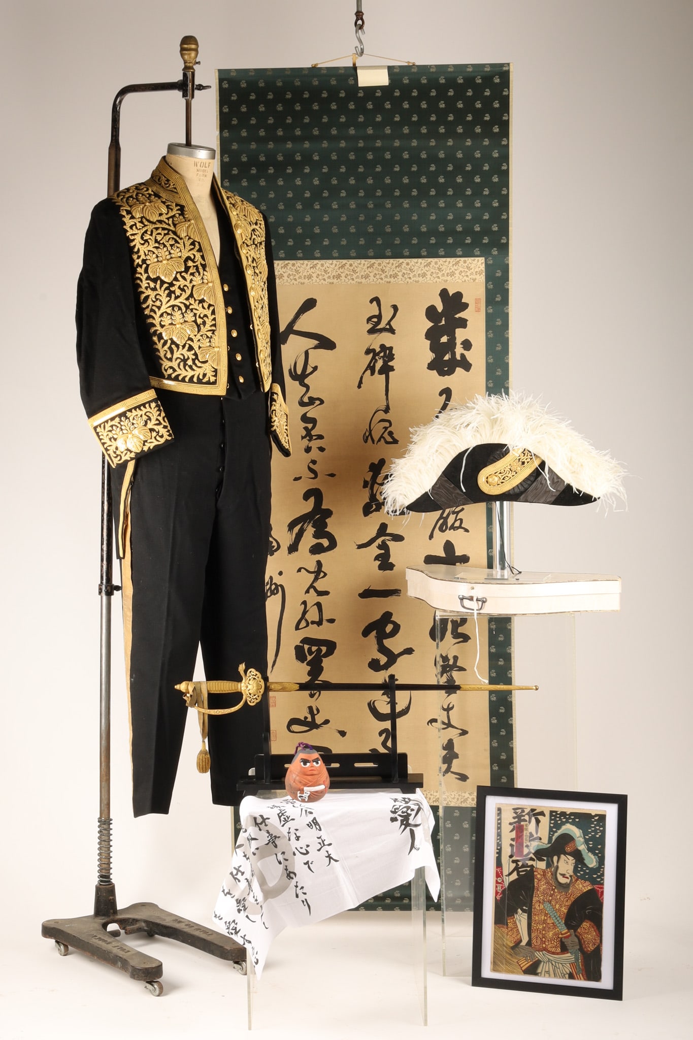 Set Of Items Related To The Saigo Takamori, The Historical True Last Samurai: Saigo Takamori is an important figure of samurai history, involved in the transition from medieval to modern Japan; he is the true historical last samurai, as illustrated in the Last Samurai movie. Th