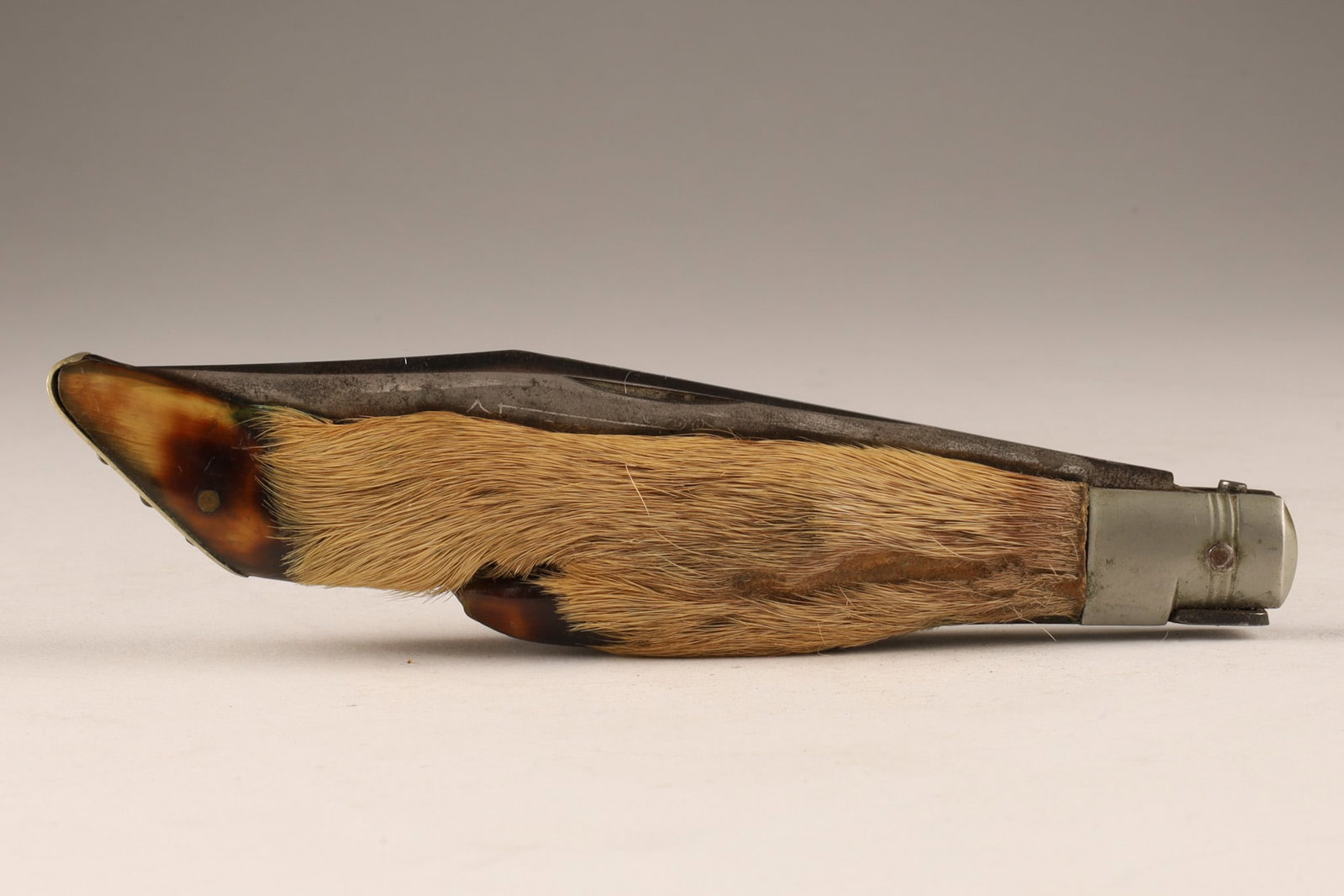 Antique H. Boker and Co. King Cutter Deer Hoof Folding Knife: Rare antique German pocket knife featuring a genuine roe deer hoof handle. The folding blade is explicitly stamped with the historical H. Boker and Co. Improved Cutlery, Solingen mark and the King Cut