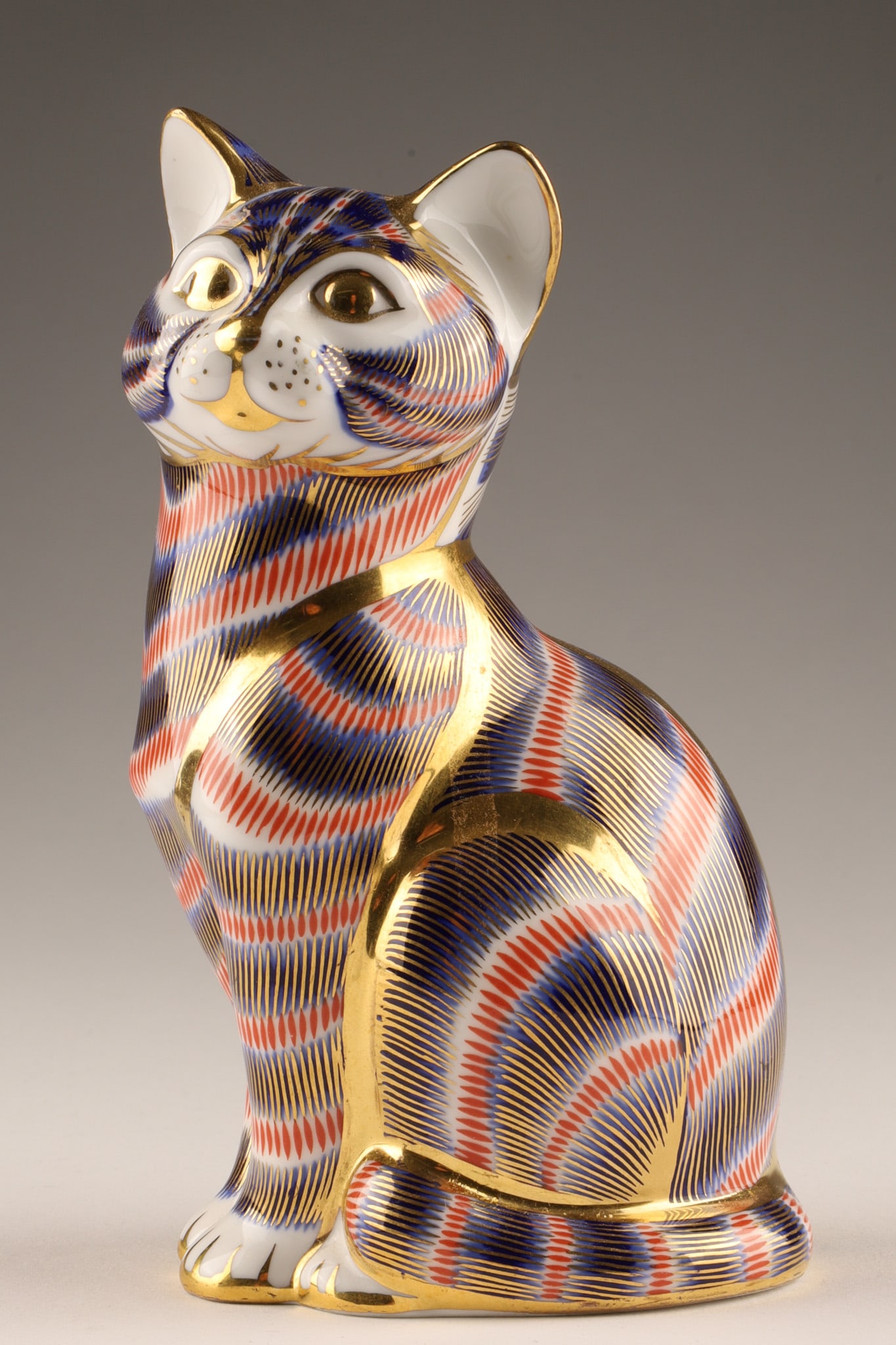 Royal Crown Derby Sitting Cat Paperweight (1 of 5)