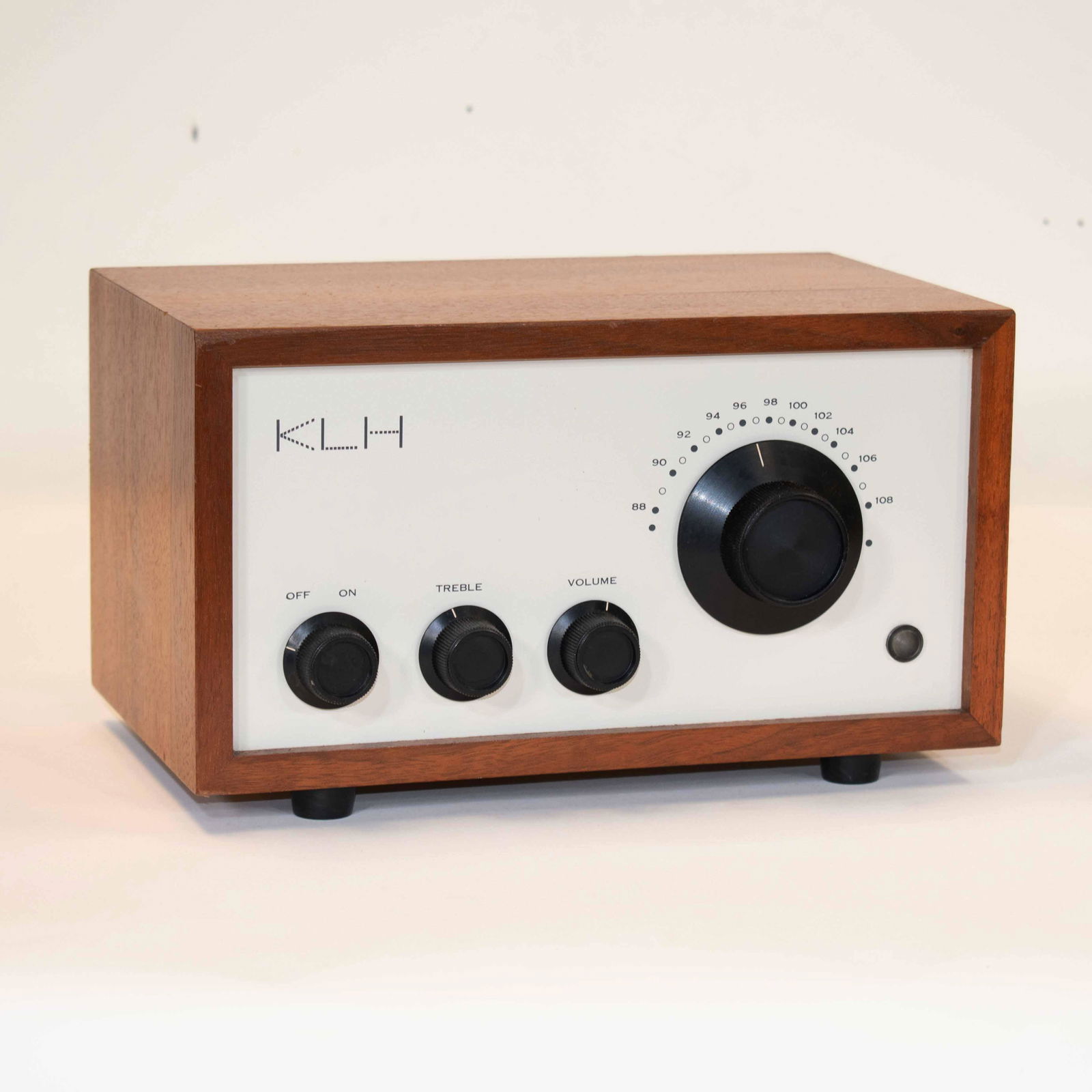 KLH Model Eight FM Receiver (1 of 2)