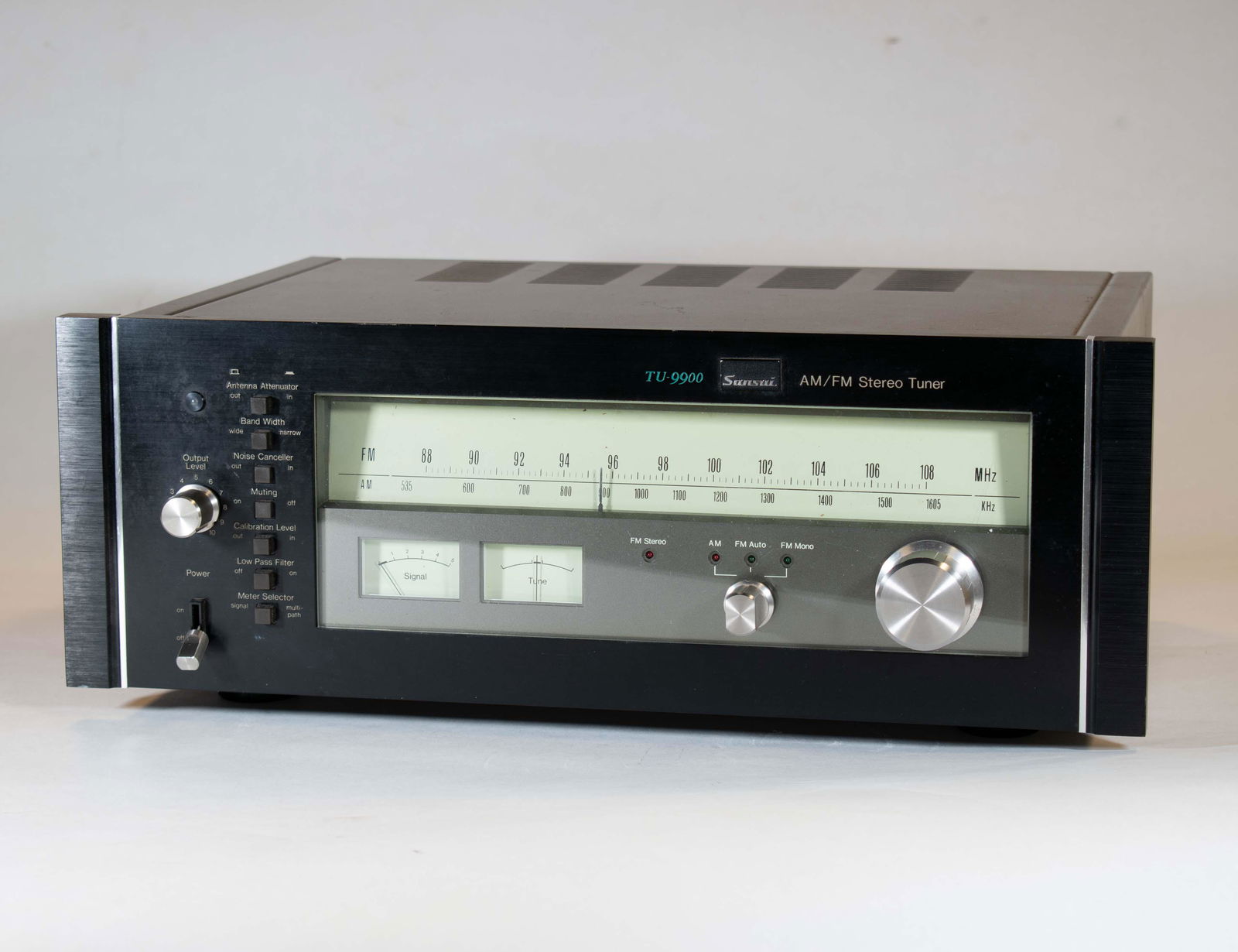 Sansui TU-9900 Stereo Tuner (1 of 3)