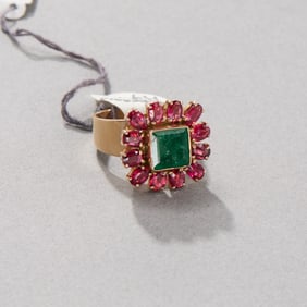 14k Yellow Gold Emerald and Ruby Ring