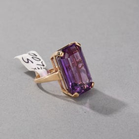 14k Yellow Gold Amethyst Ring