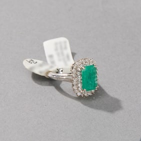 14k White Gold Emerald and Diamond Ring