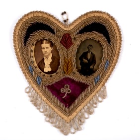 Iroquois Beadwork Double Frame (19th Century)