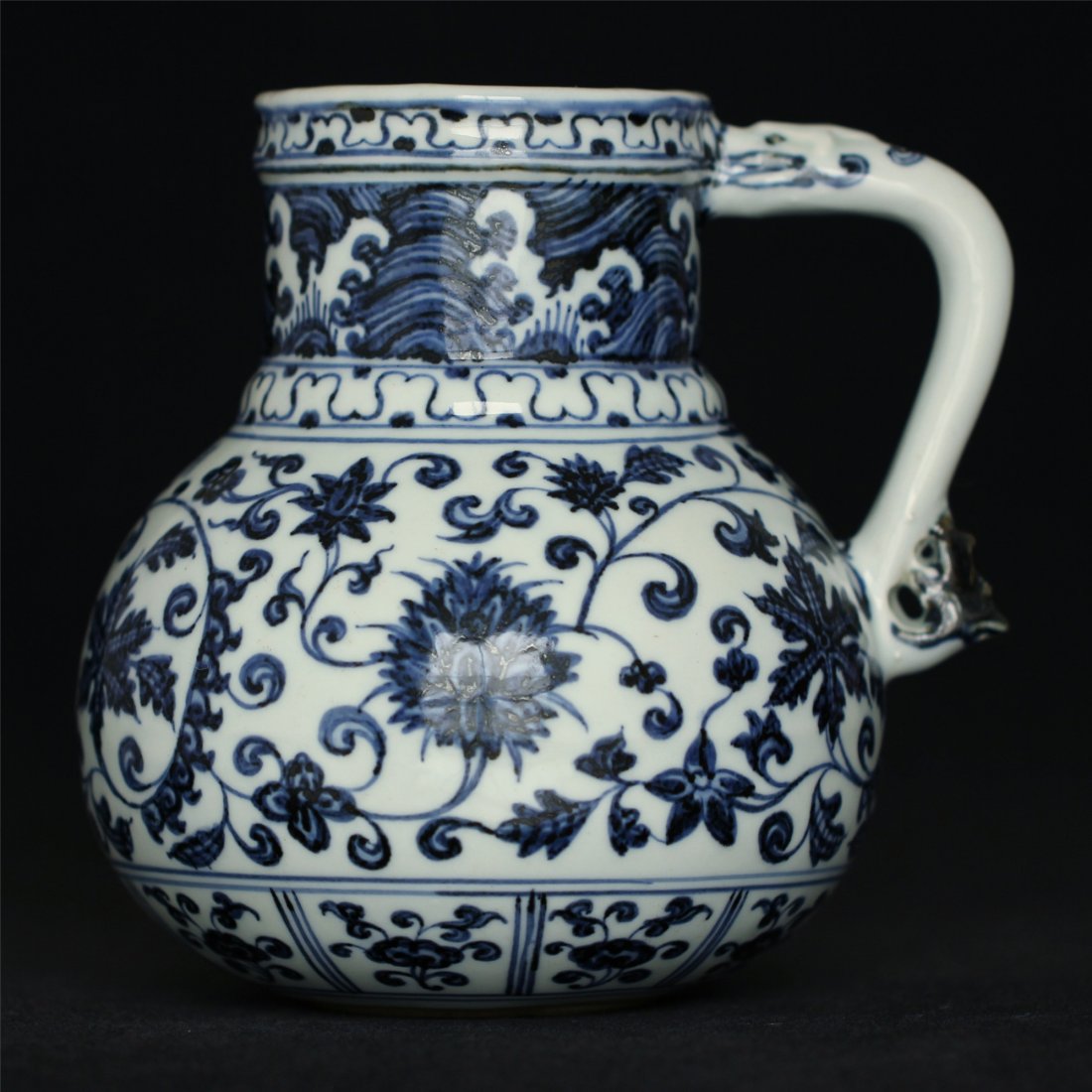 Blue and white porcelain pot of Ming Dynasty YongLe: Blue and white porcelain pot of Ming Dynasty YongLe mark. Measure(inch), Height: 6, Diameter: 5-1/4 .