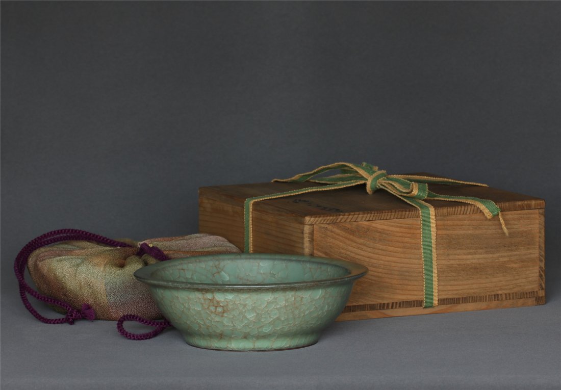 Celadon Brush Washer,With Box and Bag.: Celadon Brush Washer,With Box and Bag. Brush Washer Measure(inch), Height: 2-1/4, Diameter: 7-1/4.