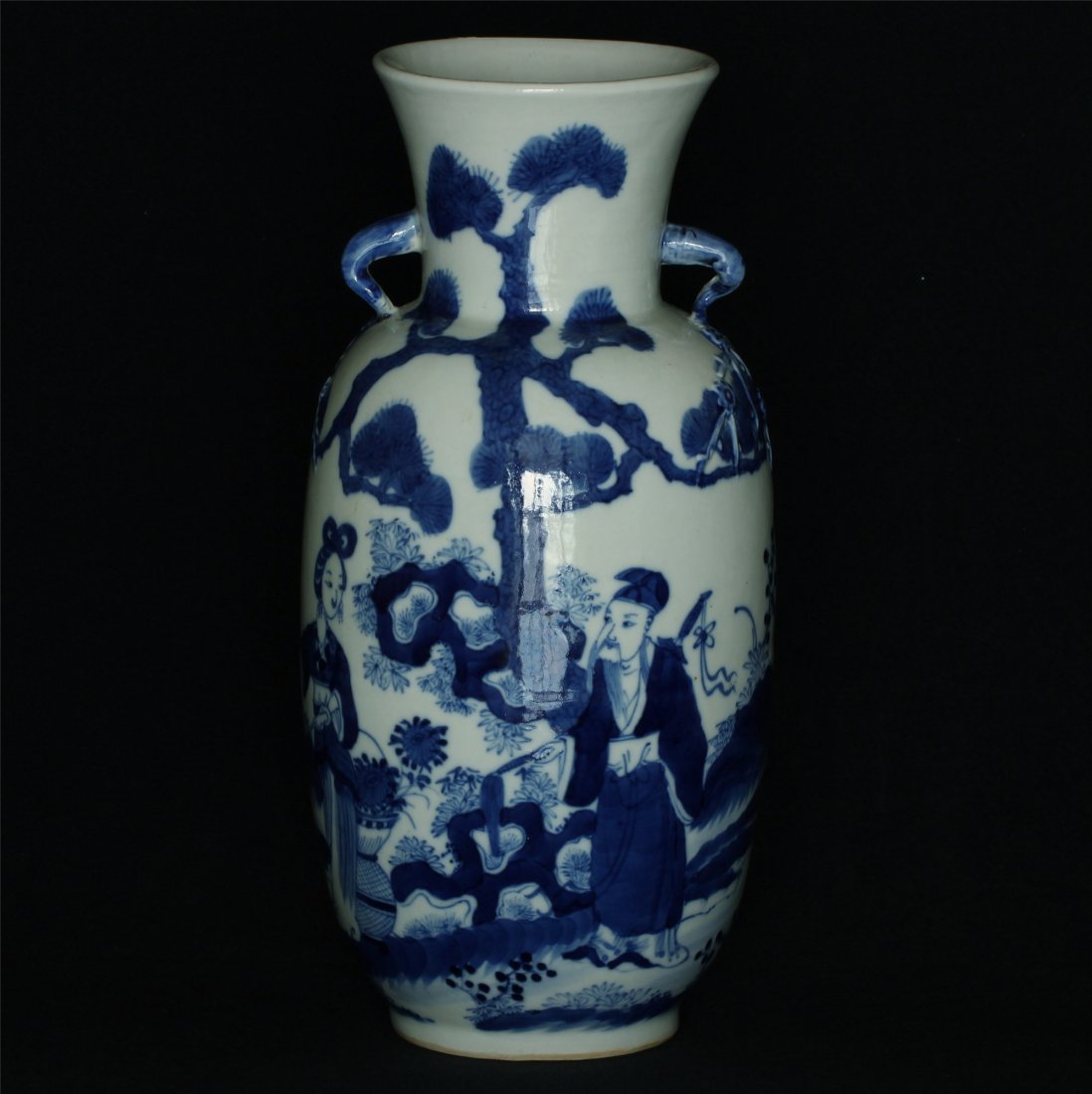 Blue and white porcelain vase of Qing Dynasty KangXi: Blue and white porcelain vase of Qing Dynasty KangXi mark. Measure(inch), Height: 9-7/8, Diameter: 4-7/8.