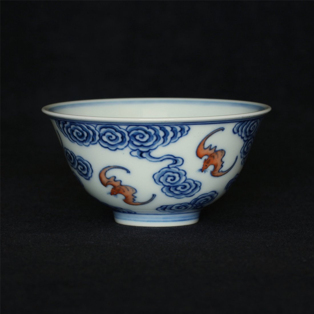 Blue and white & red porcelain cup of Qing Dynasty: Blue and white & red porcelain cup of Qing Dynasty YongZheng mark. Measure(inch), Height: 1-1/2 , Diameter: 3 .