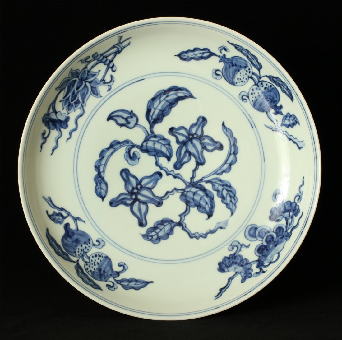 Blue and white porcelain plate of Ming Dynasty HongZhi: Blue and white porcelain plate of Ming Dynasty HongZhi mark. Measure(inch), Height: 1-3/4, Diameter: 10-1/2 .