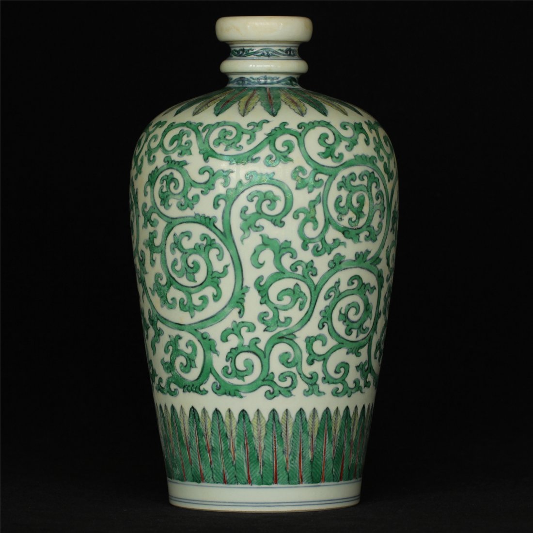 Doucai porcelain vase of Ming Dynasty ChengHua mark. (1 of 10)