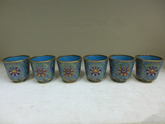 Set of 6 pcs，Chinese antique cloisonne cups: Set of 6 pcs，Chinese antique cloisonne cups. Measure: 2 3/8" Height, 2 1/2 " Diameter