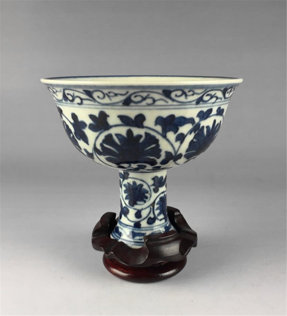 Chinese antique blue and white porcelain chalice: Chinese antique blue and white porcelain chalice(with base). Chalice Measure: 4-1/2" Height, 5" Diameter