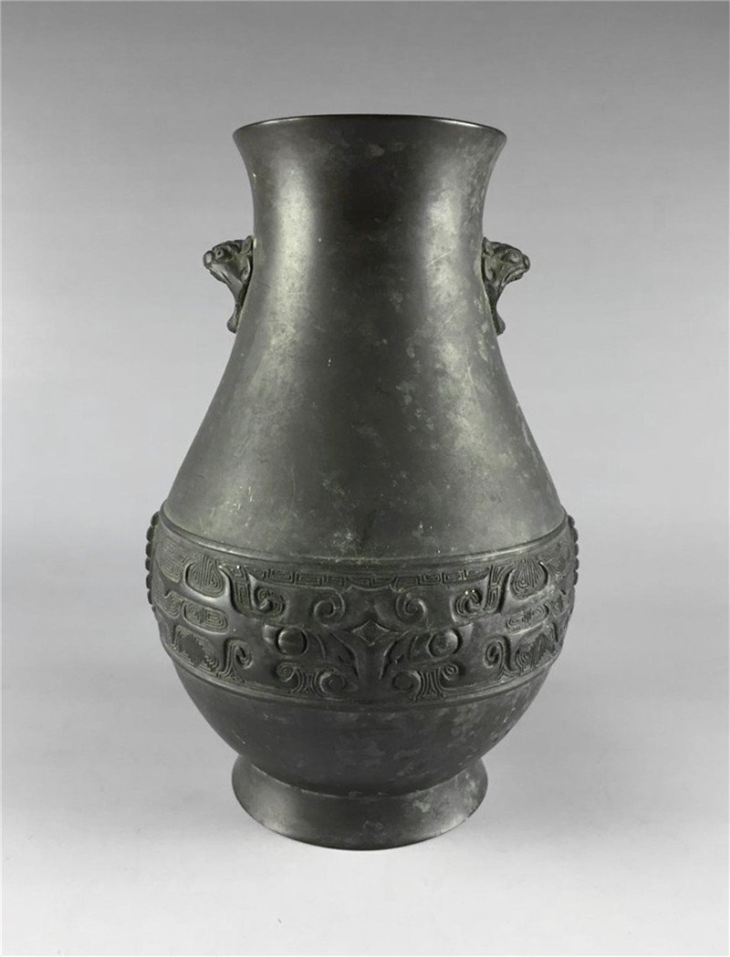 Japanese antiques bronze Jar. Measure(inch), Height: 8-: Japanese antiques bronze Jar. Measure(inch), Height: 8-1/2, Diameter: 5-1/2 .